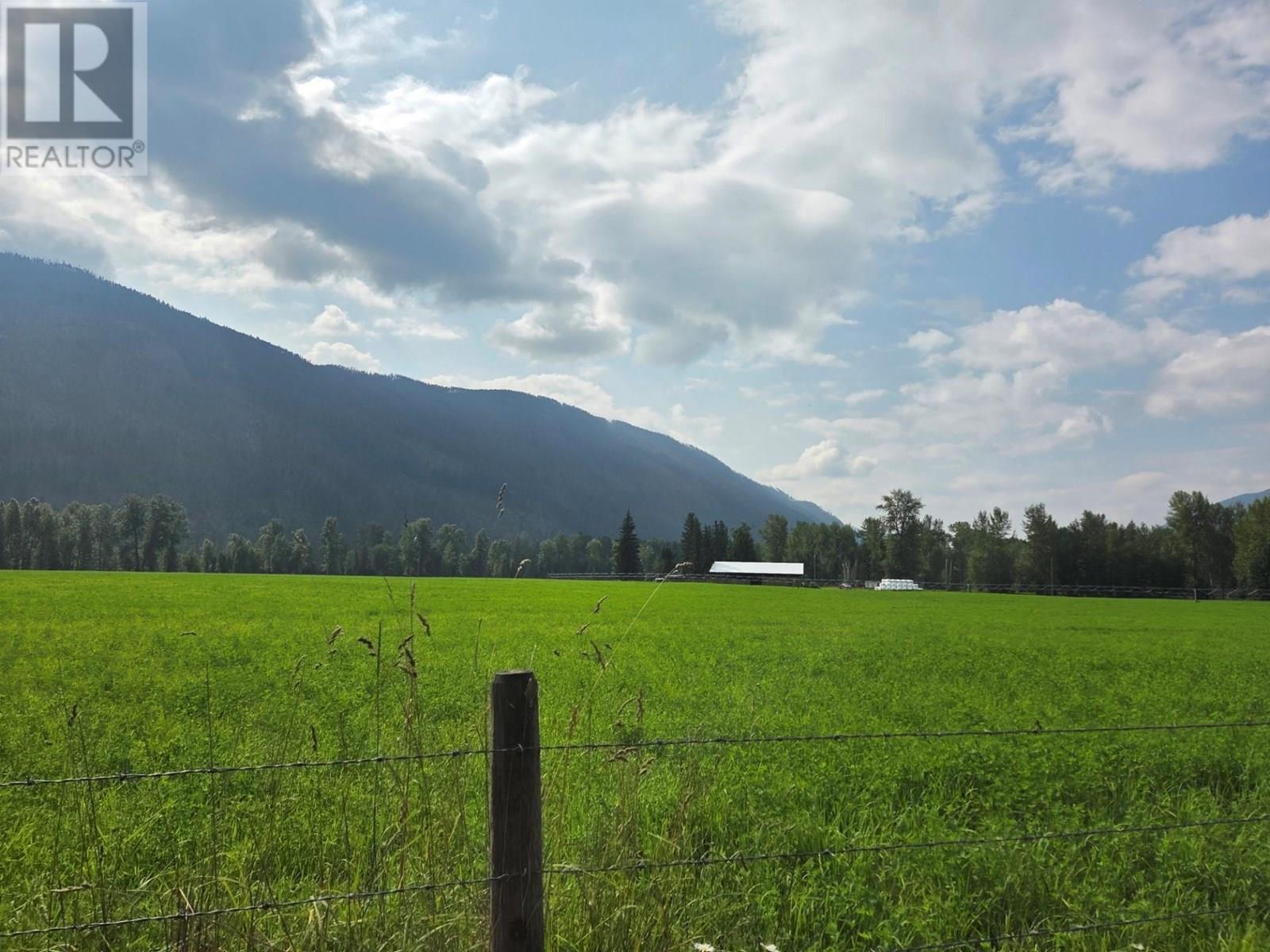 Photo 28 of 3284 3326 Yellowhead Highway S, Clearwater BC