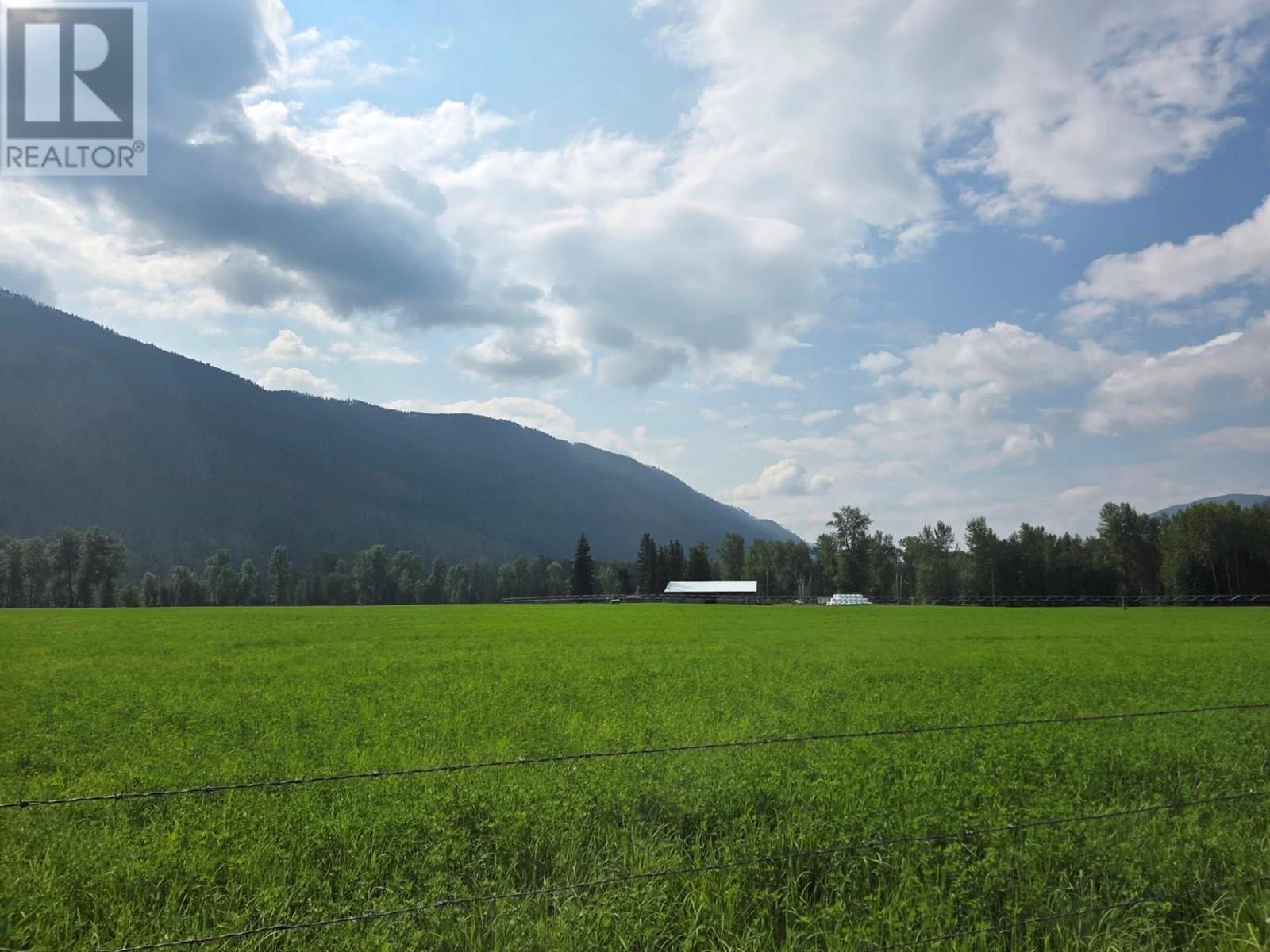 Photo 27 of 3284 3326 Yellowhead Highway S, Clearwater BC
