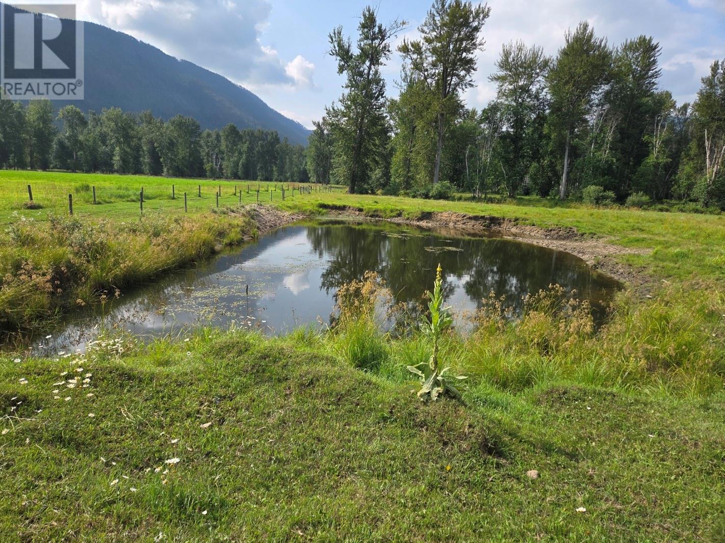 Photo 11 of 3284 3326 Yellowhead Highway S, Clearwater BC