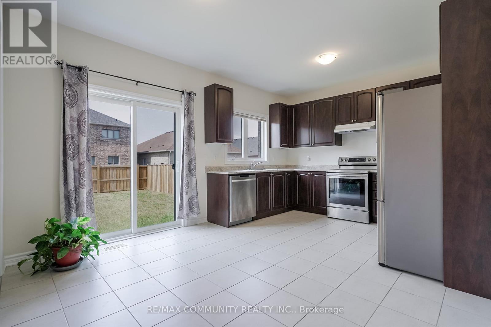 Photo 38 of 16 Jardine Street, Brock ON