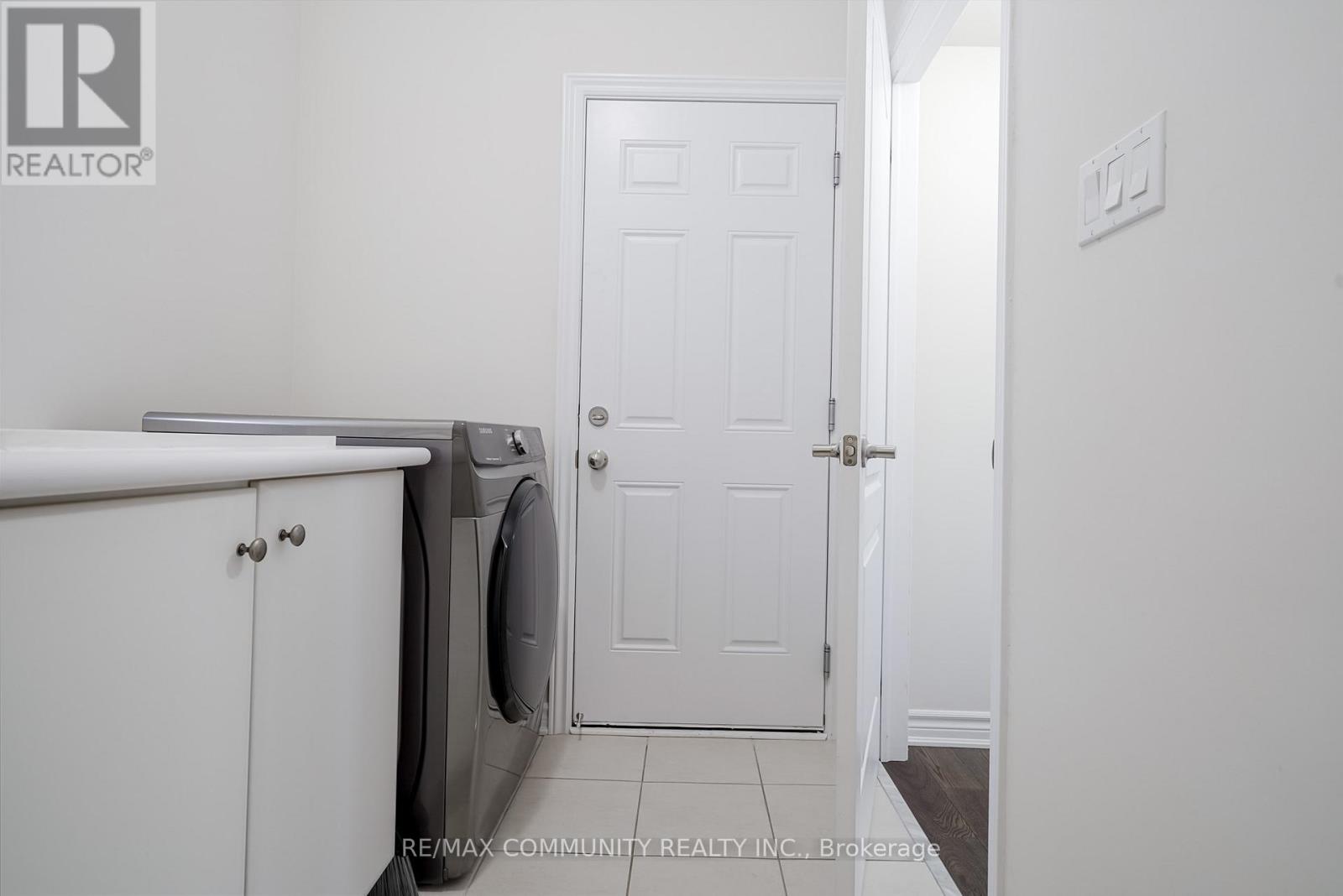 Photo 24 of 16 Jardine Street, Brock ON