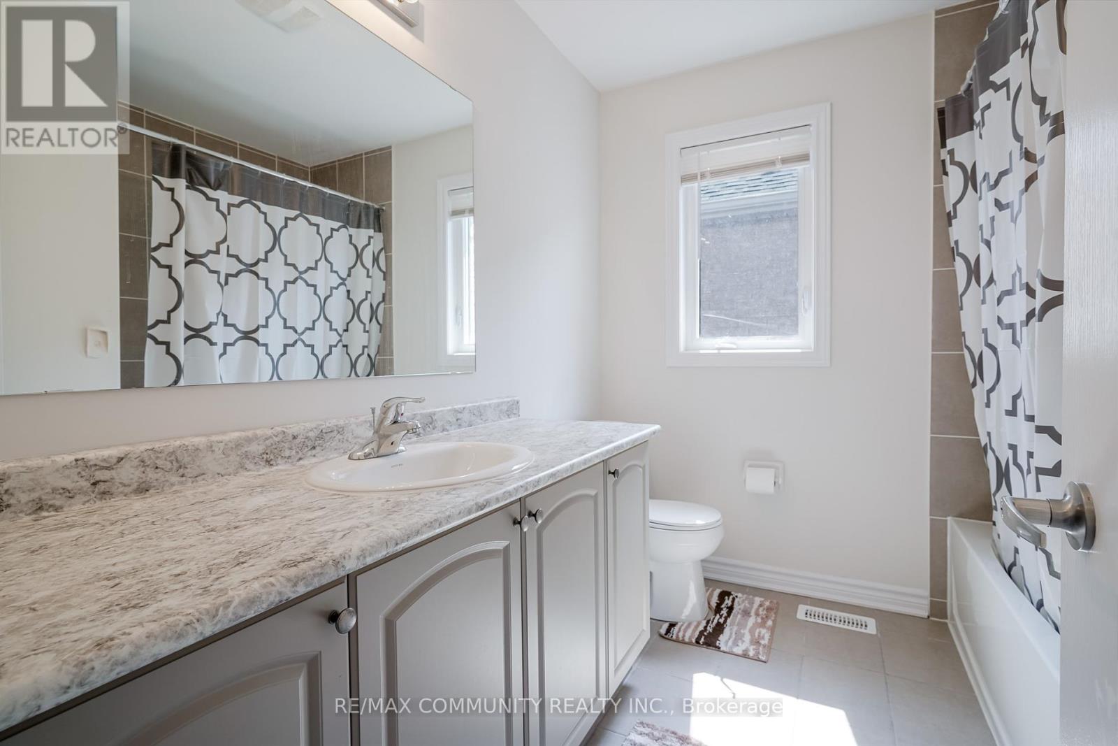 Photo 17 of 16 Jardine Street, Brock ON