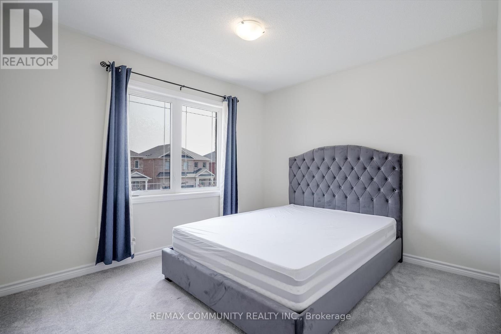 Photo 3 of 16 Jardine Street, Brock ON