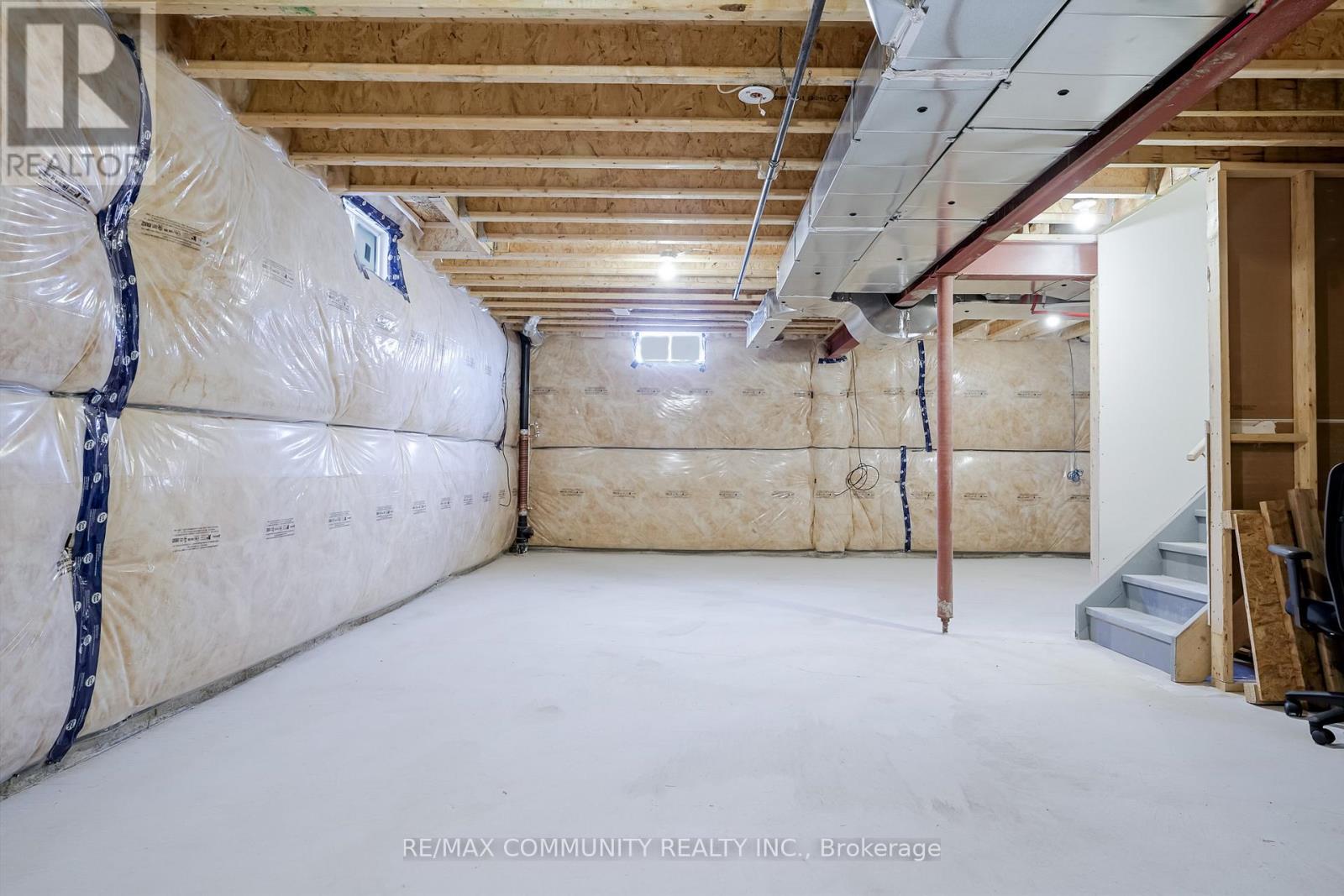 Photo 4 of 16 Jardine Street, Brock ON