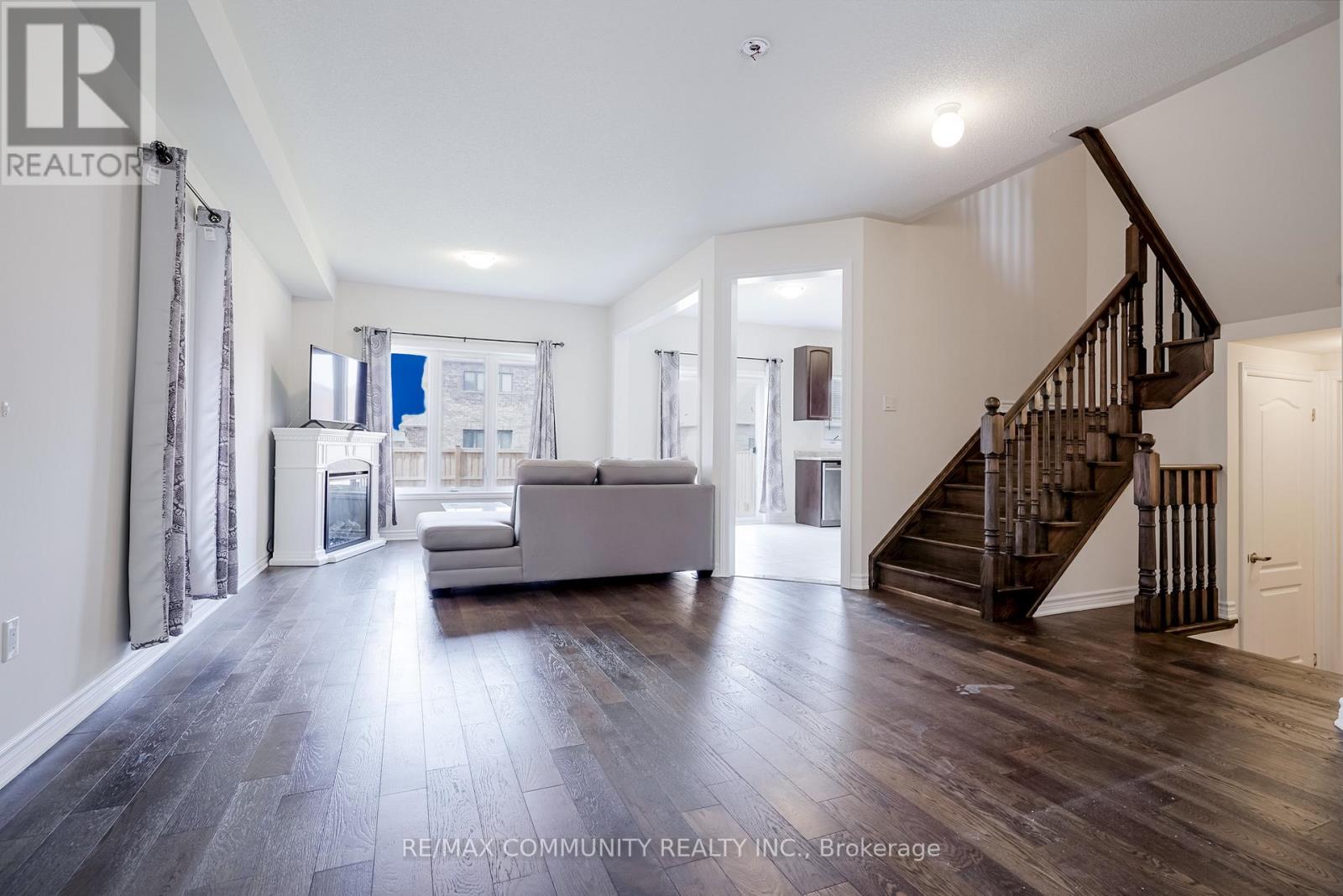 Photo 39 of 16 Jardine Street, Brock ON