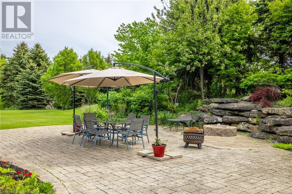 Photo 2 of 2594 Bluffs Way, Burlington ON