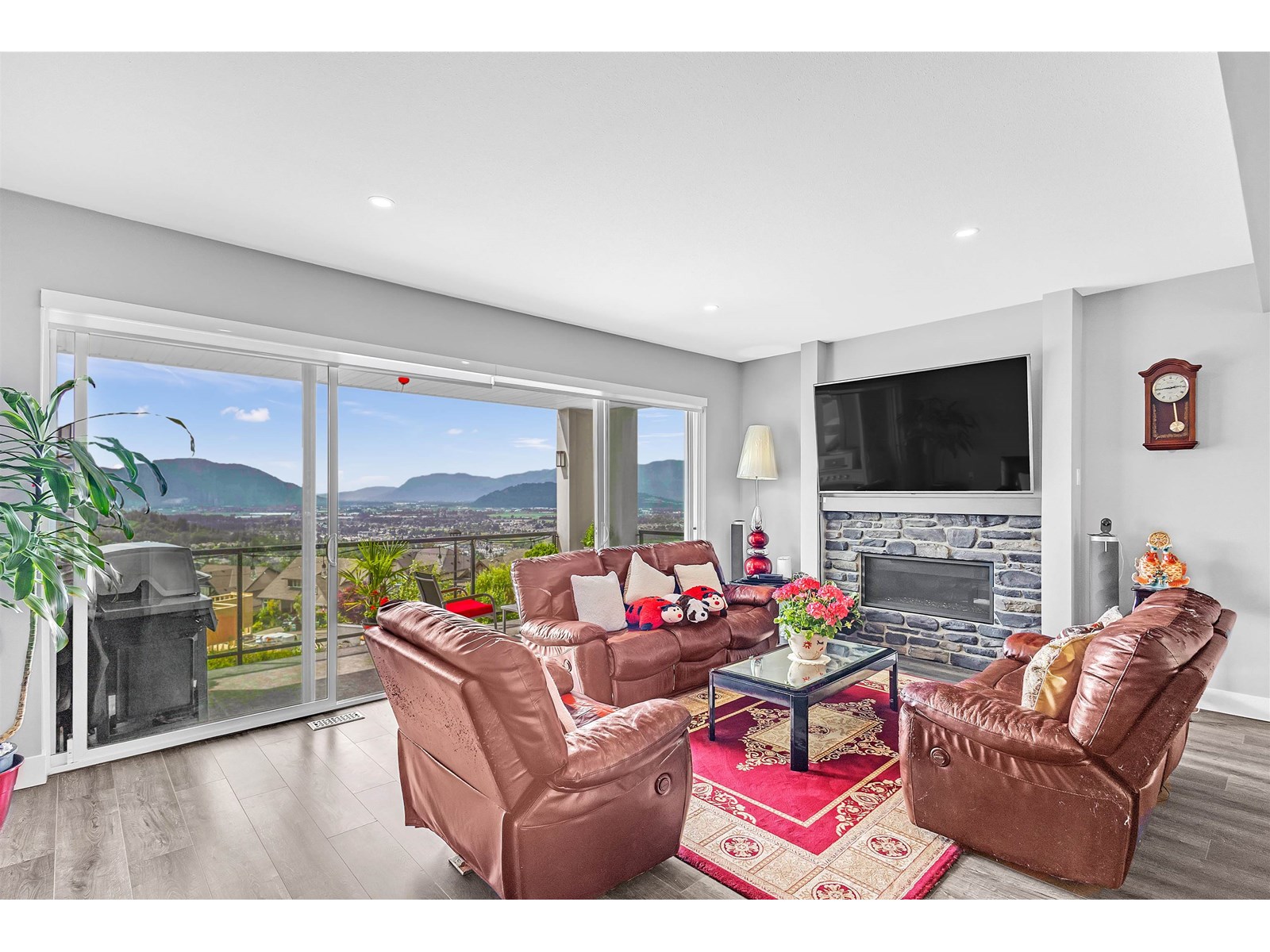 Photo 11 of 5510 Maclachlan Place Promontory, Chilliwack BC