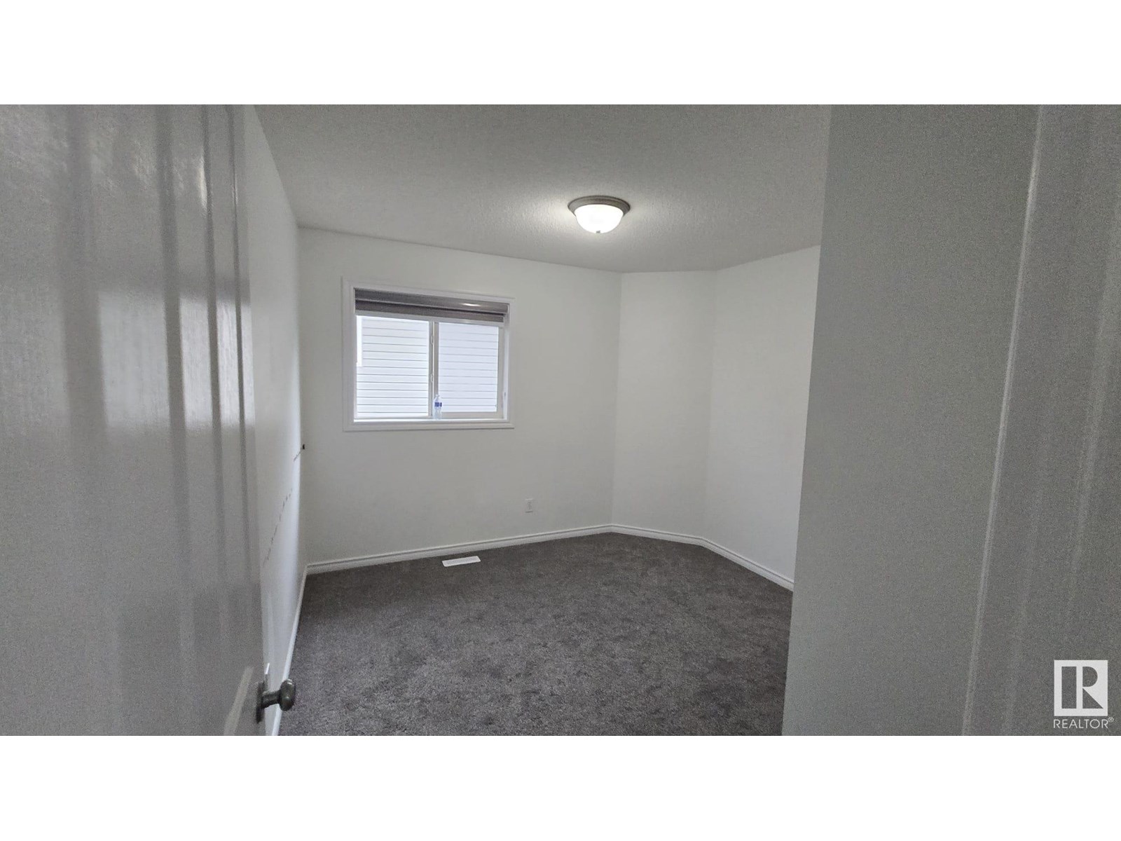 Photo 26 of 8053 Shaske Dr Nw, Edmonton AB