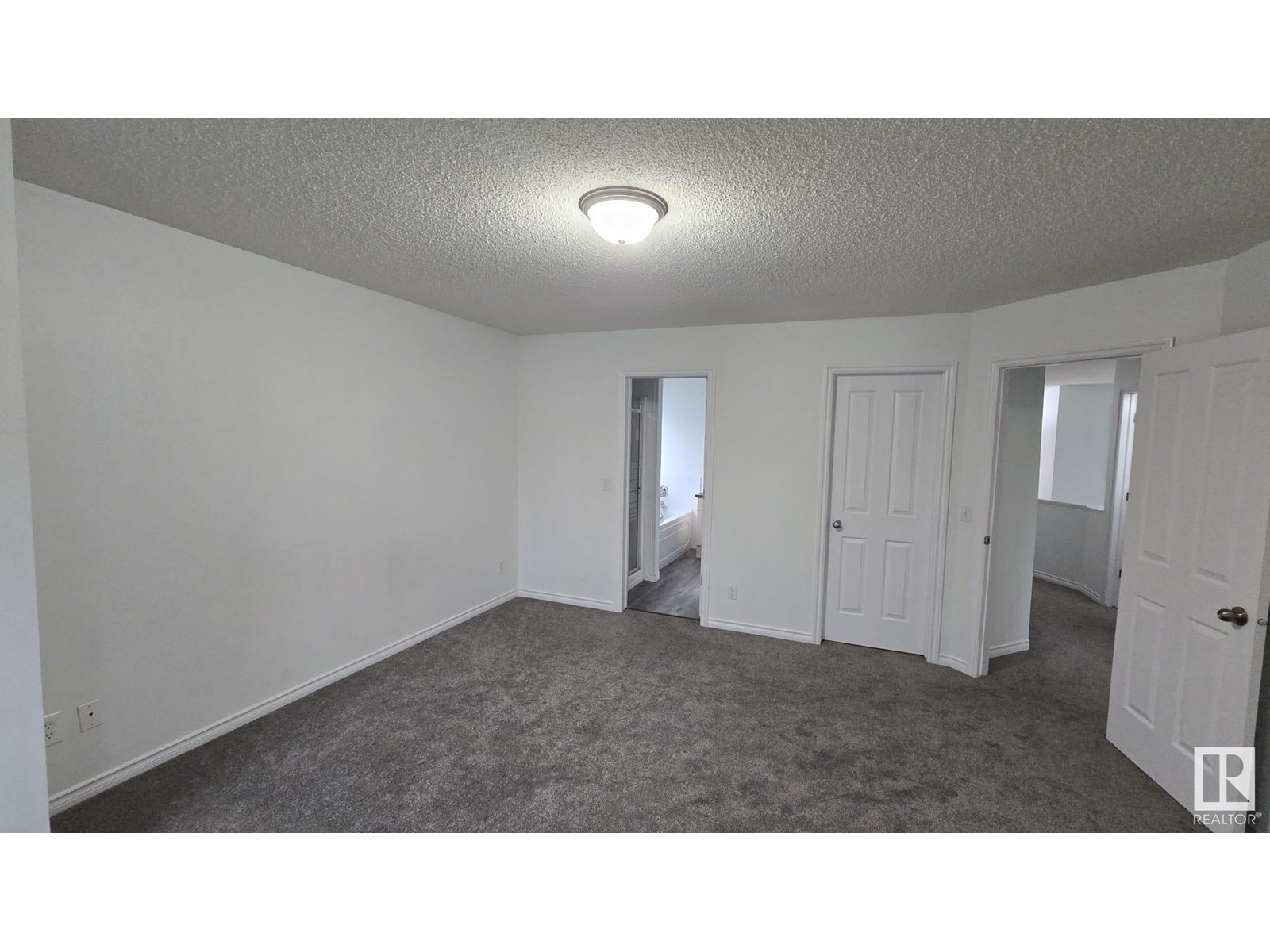 Photo 21 of 8053 Shaske Dr Nw, Edmonton AB