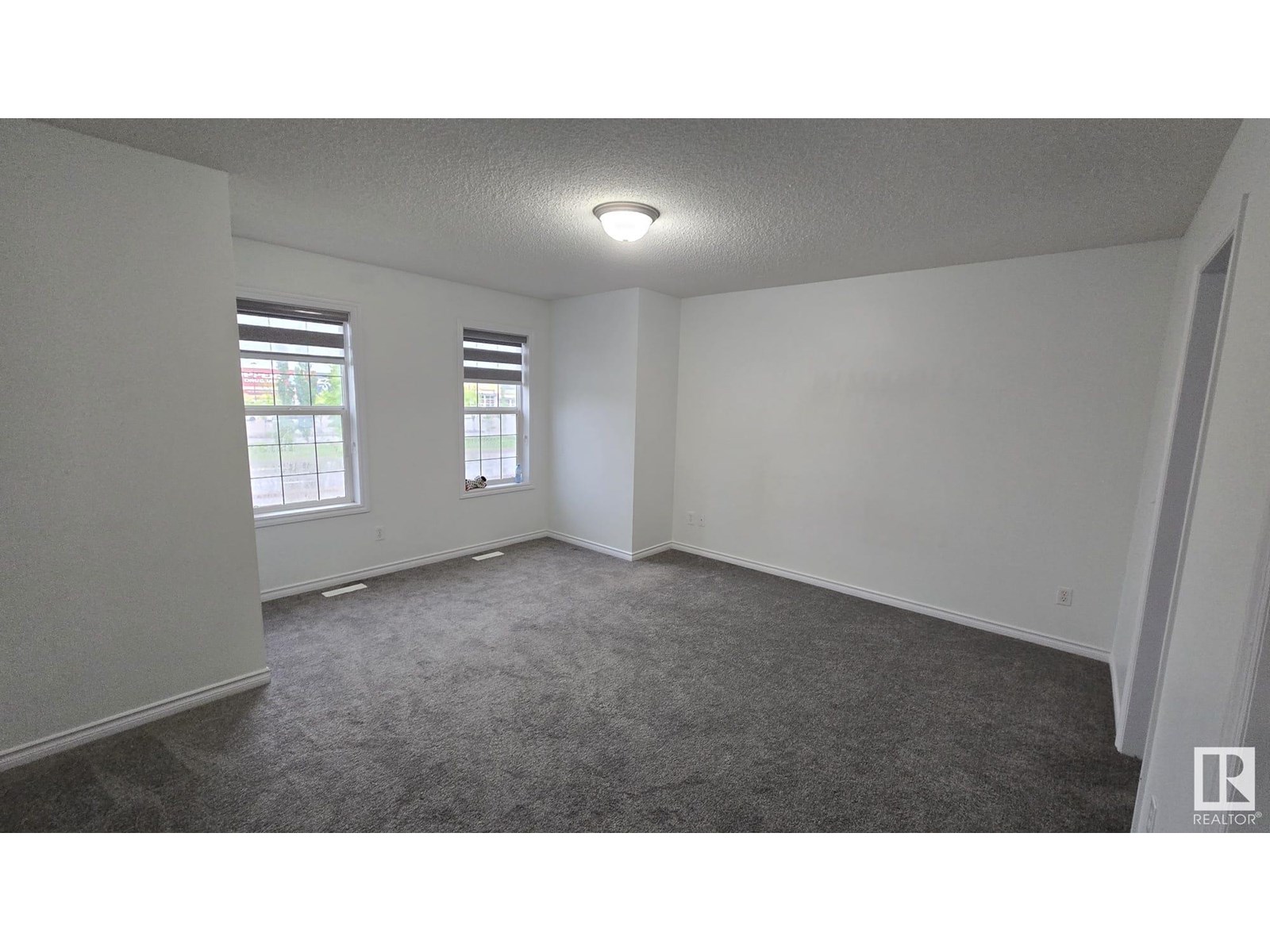Photo 1 of 8053 Shaske Dr Nw, Edmonton AB