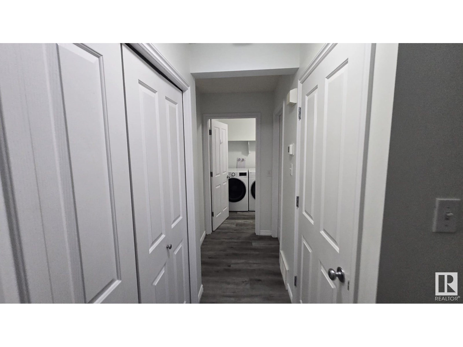 Photo 23 of 8053 Shaske Dr Nw, Edmonton AB