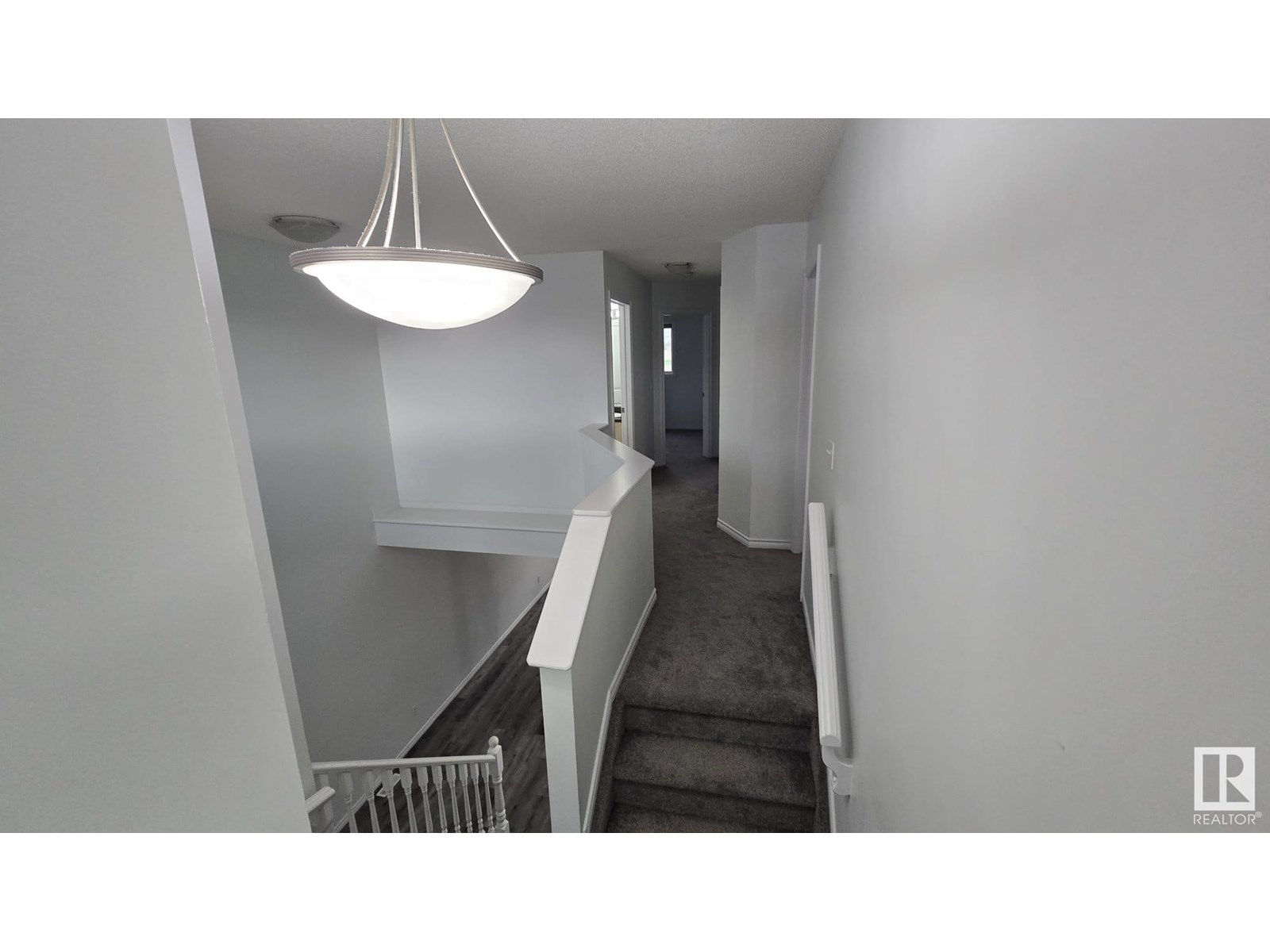 Photo 8 of 8053 Shaske Dr Nw, Edmonton AB
