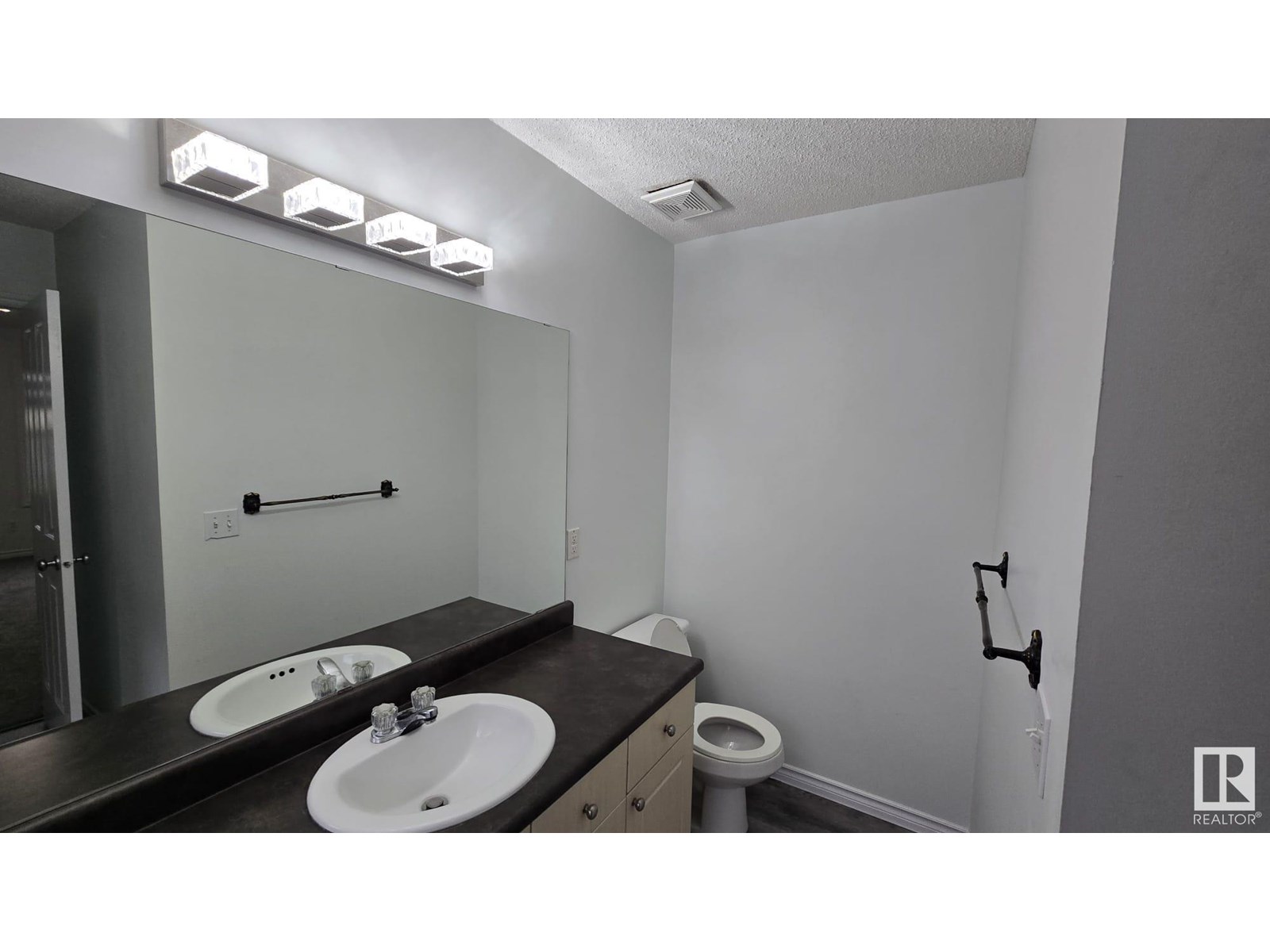 Photo 35 of 8053 Shaske Dr Nw, Edmonton AB