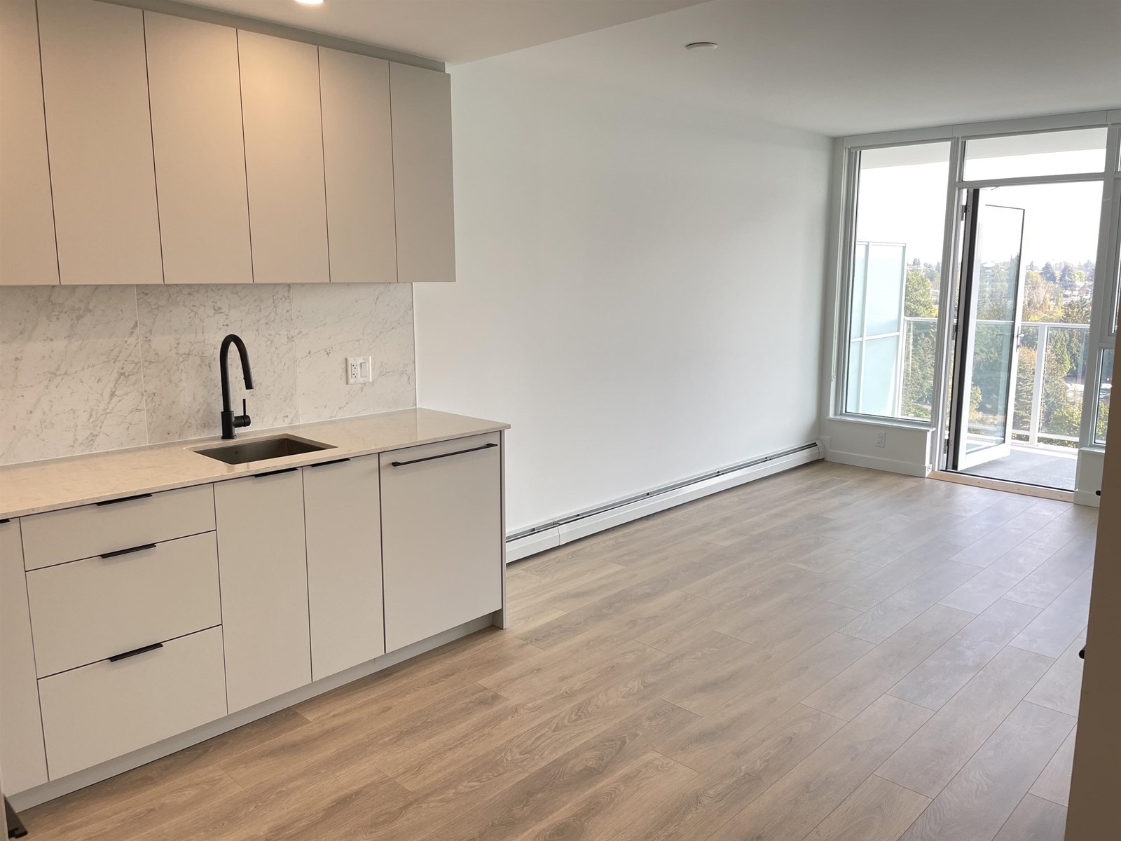 Photo 6 of 1704 13685 102 Avenue, Surrey BC