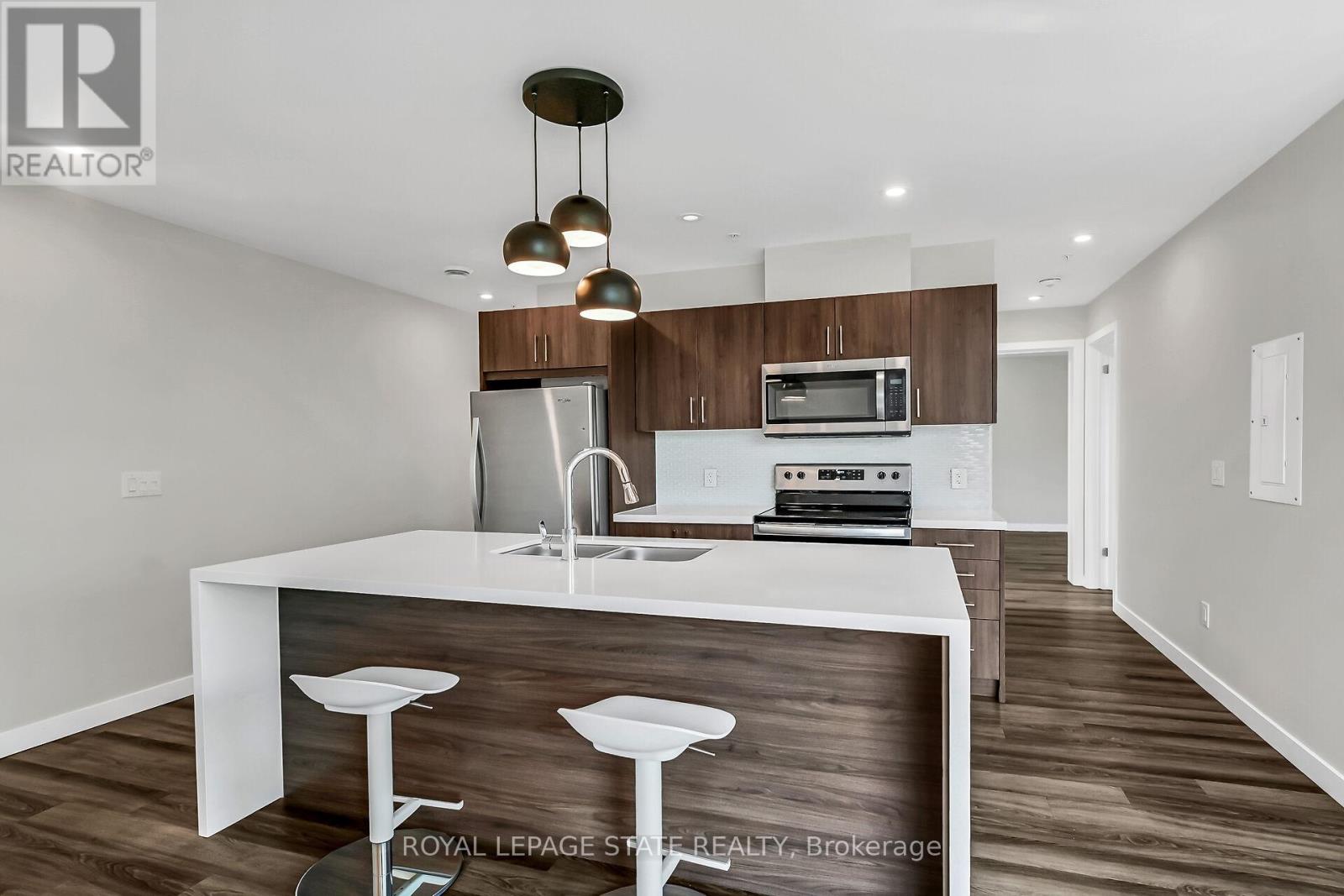 Photo 10 of 307 455 Charlton Avenue E, Hamilton ON