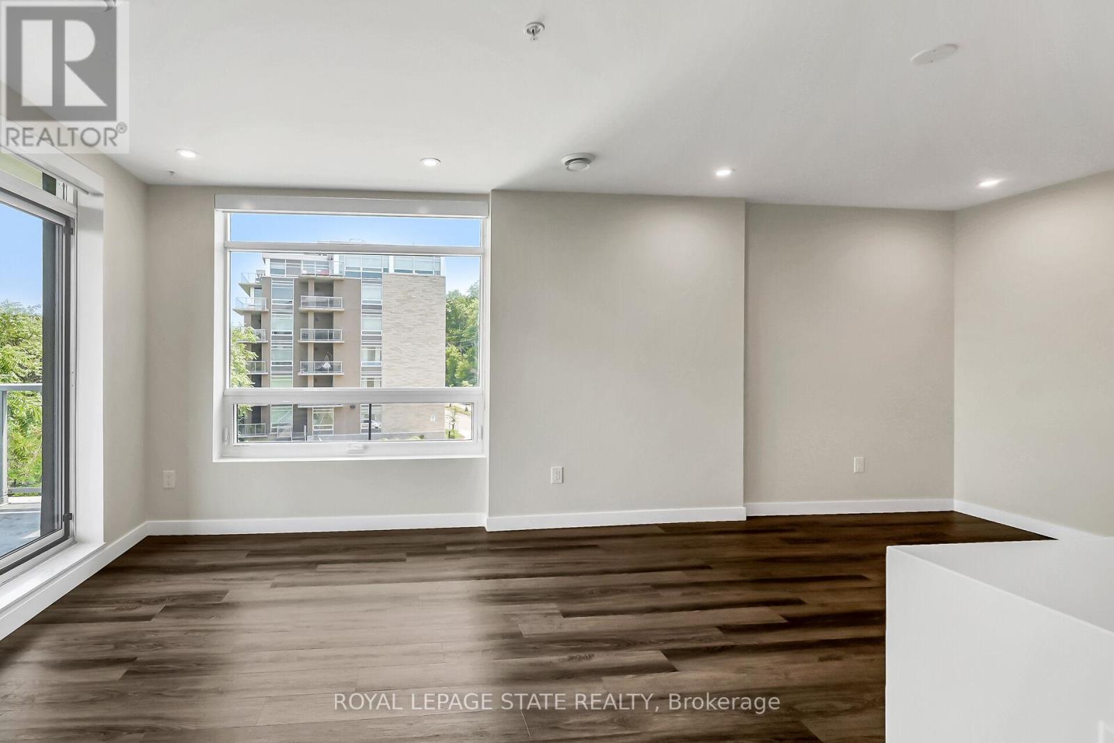 Photo 14 of 307 455 Charlton Avenue E, Hamilton ON
