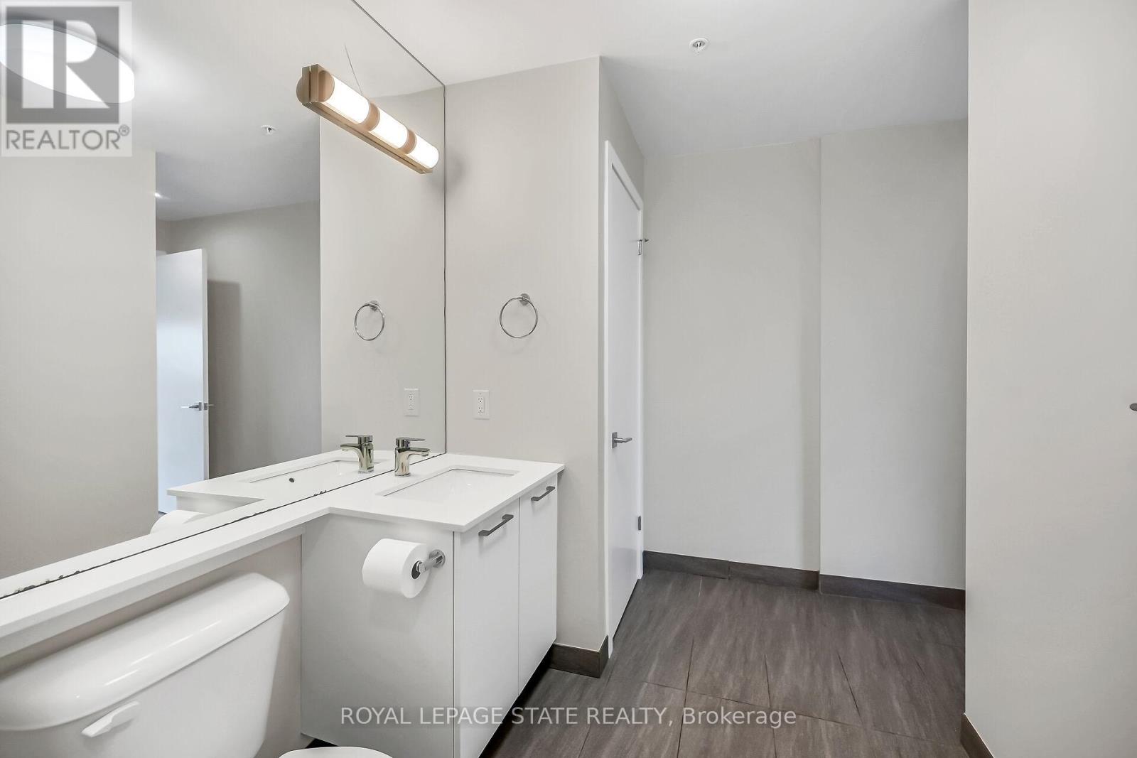 Photo 26 of 307 455 Charlton Avenue E, Hamilton ON