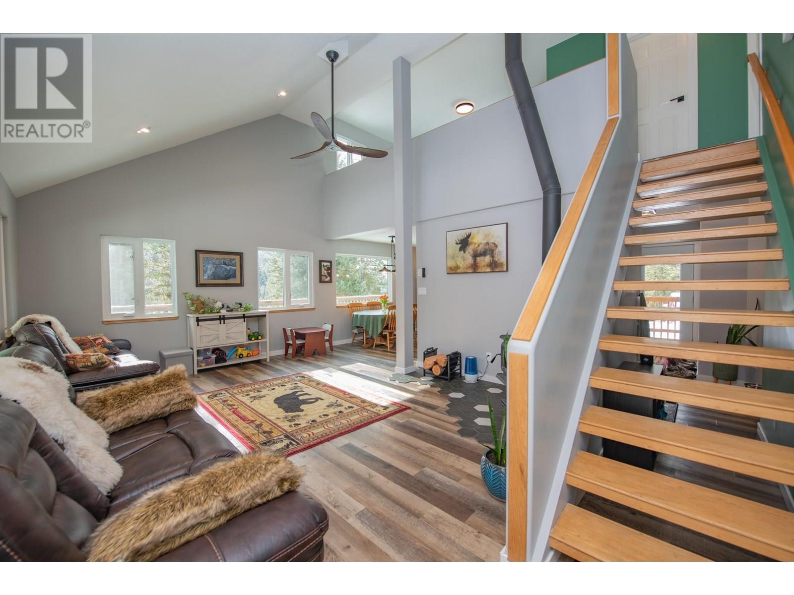 7250 China Valley Road, Falkland