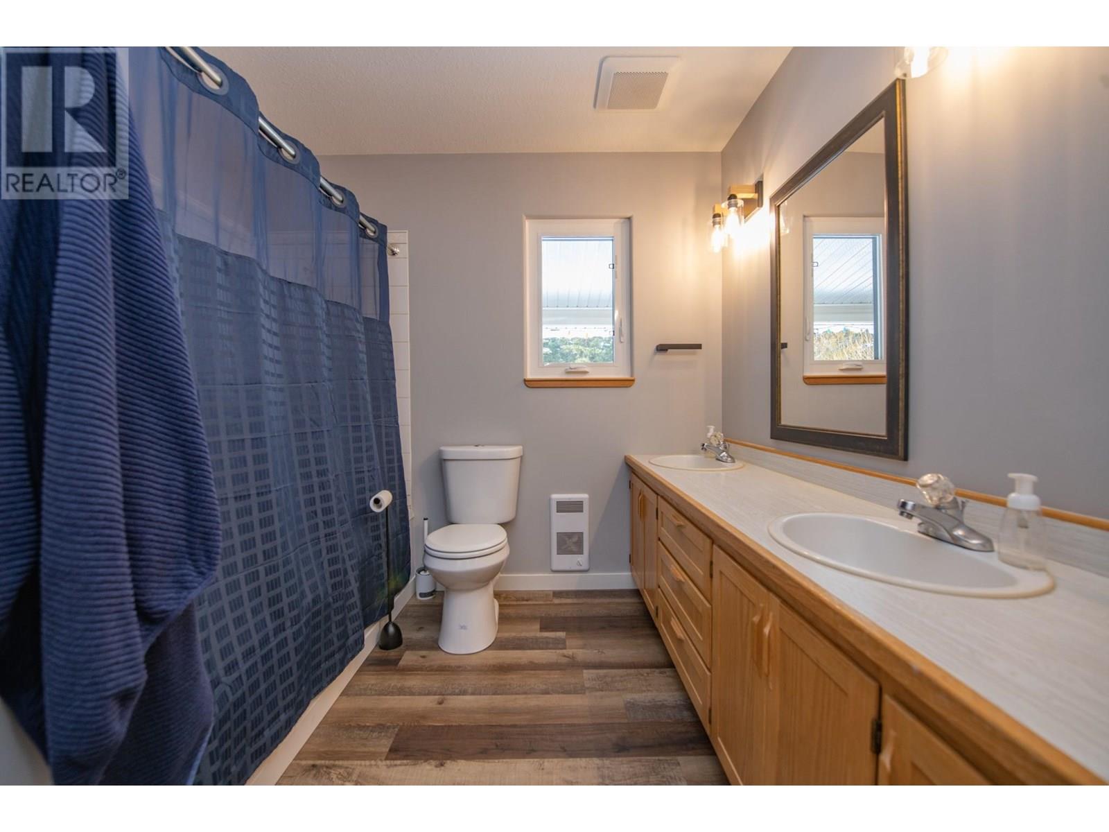 7250 China Valley Road, Falkland