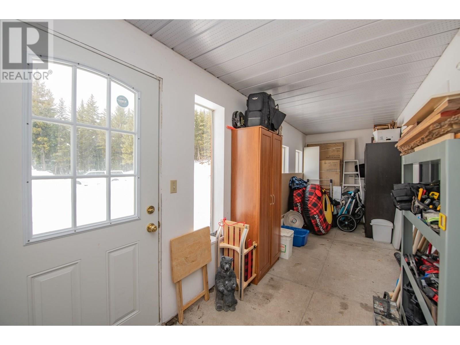 7250 China Valley Road, Falkland