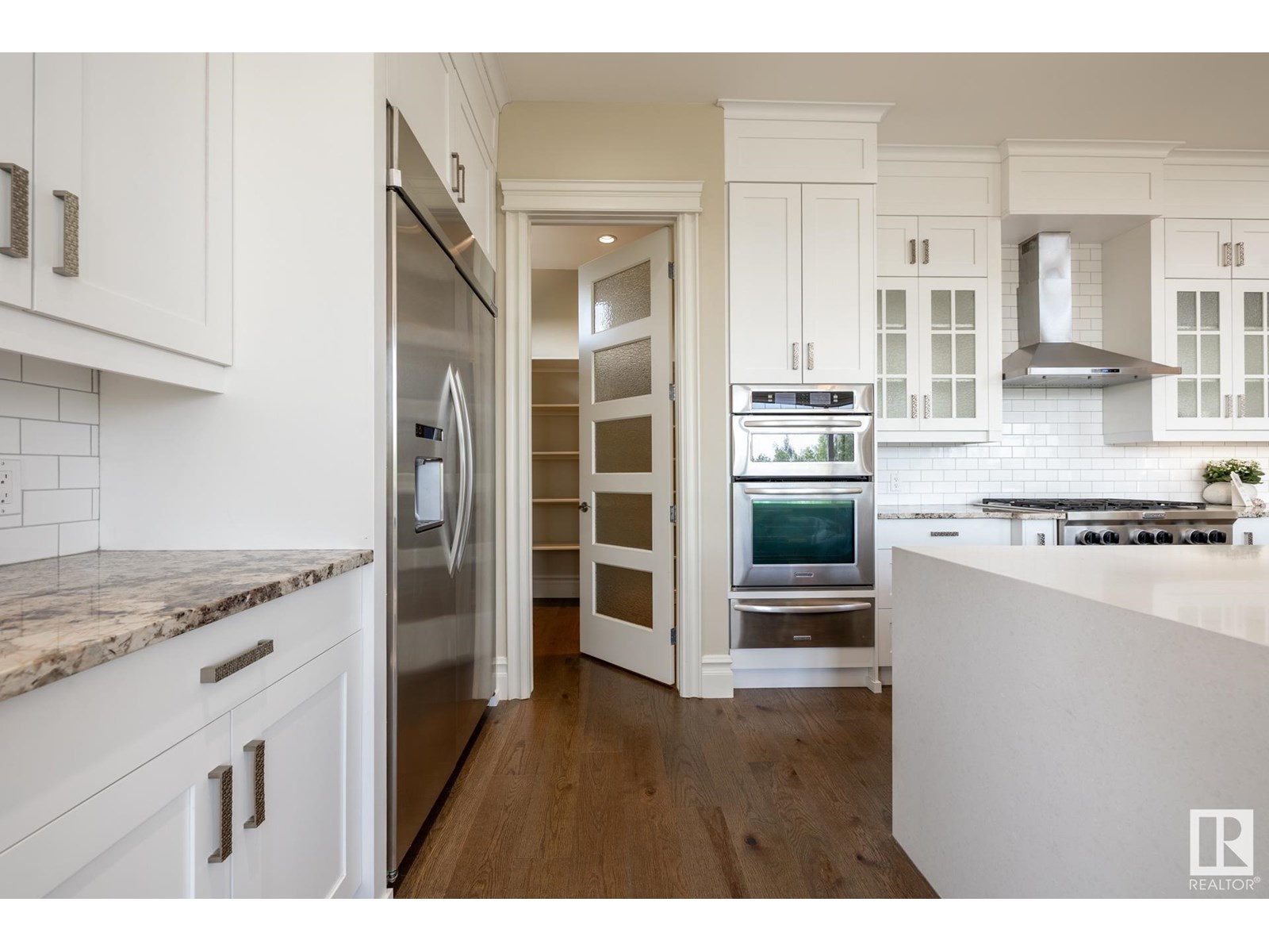 Photo 7 of 1018 Hollands Pt Nw, Edmonton AB