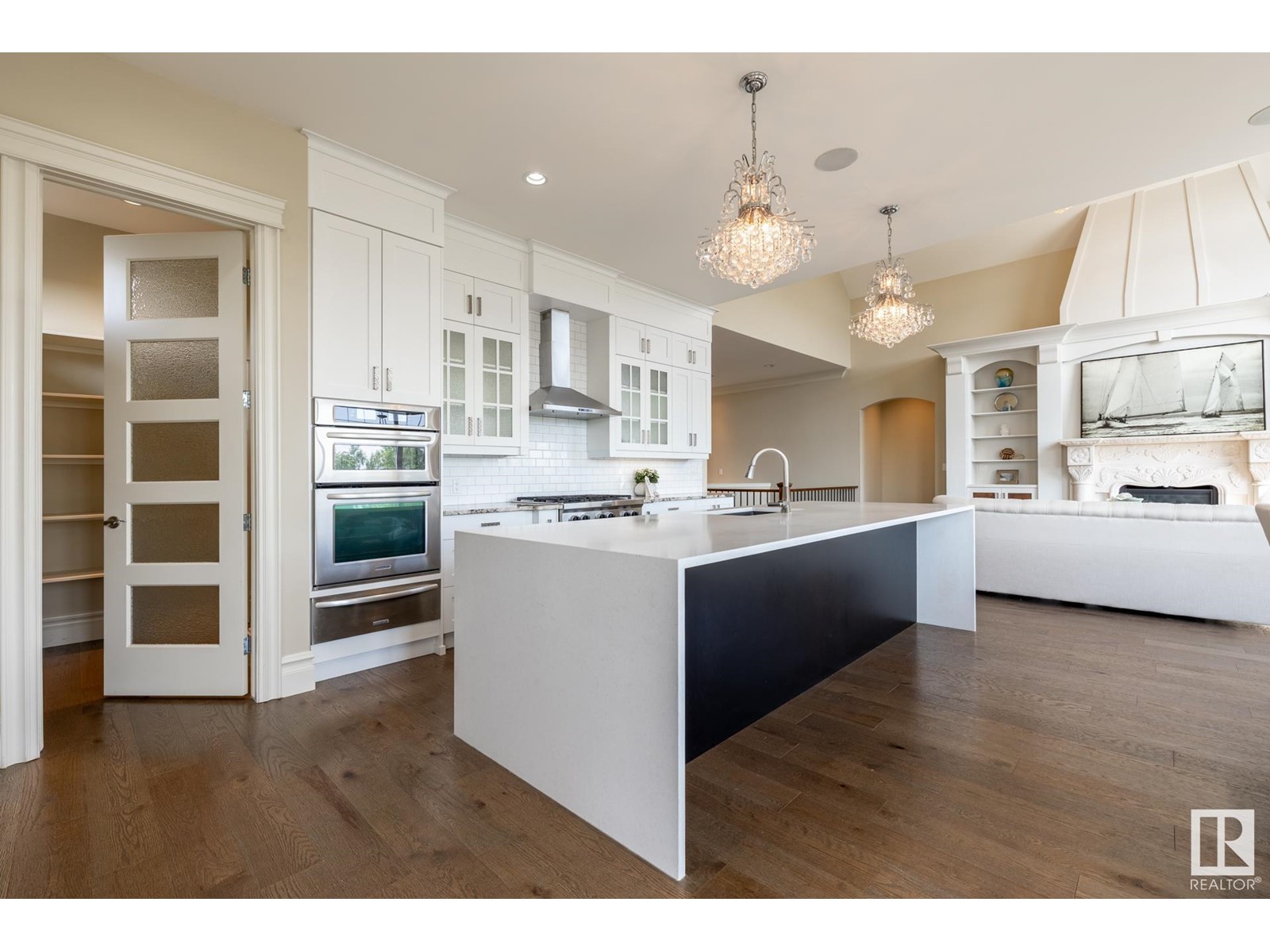 Photo 10 of 1018 Hollands Pt Nw, Edmonton AB