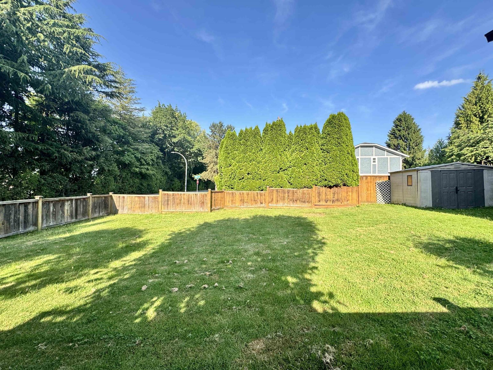Photo 17 of 19670 50 Avenue, Langley BC
