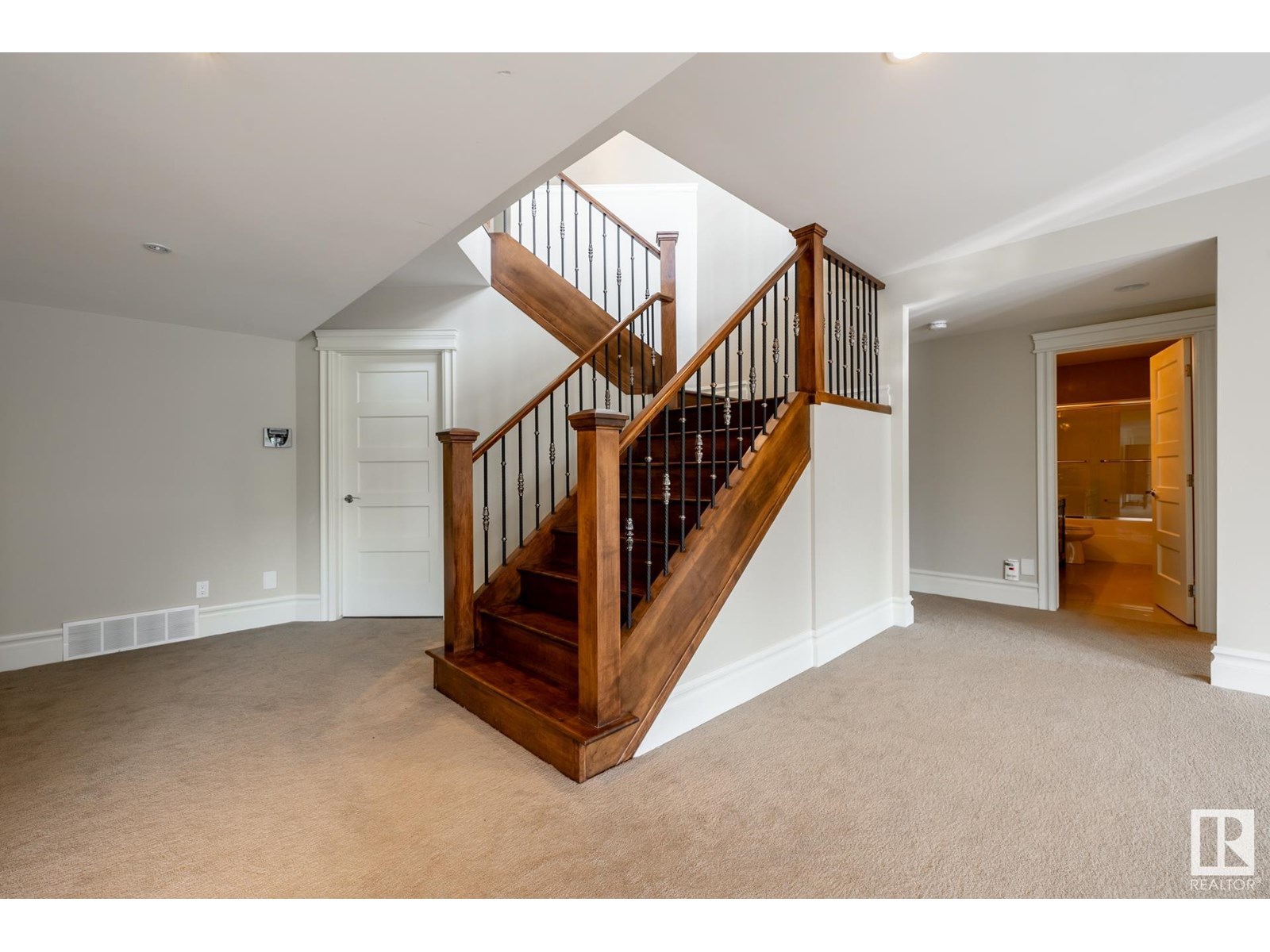 Photo 43 of 1018 Hollands Pt Nw, Edmonton AB