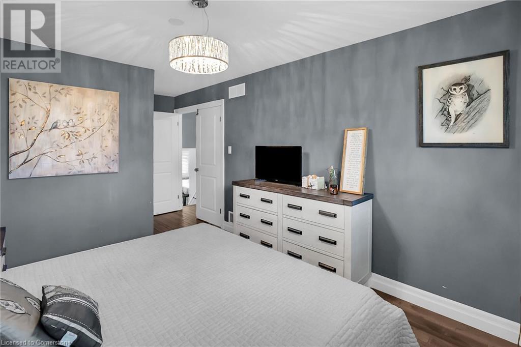 Photo 12 of 329 Central Avenue, Grimsby ON