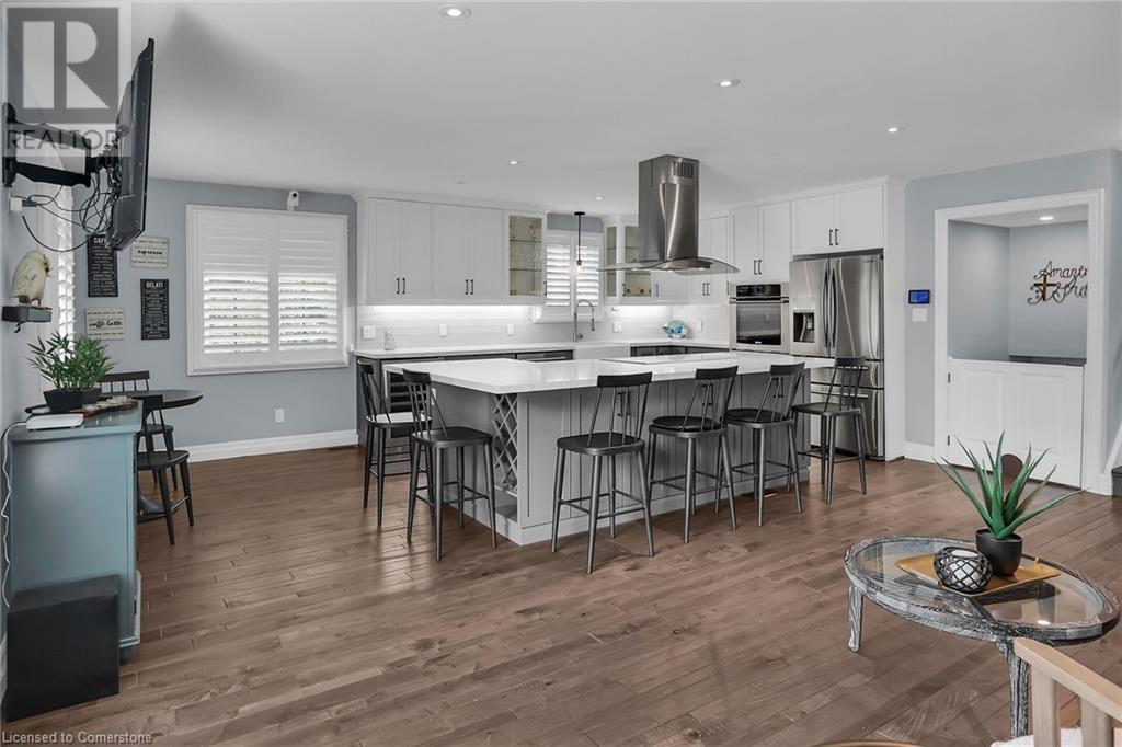 Photo 6 of 329 Central Avenue, Grimsby ON