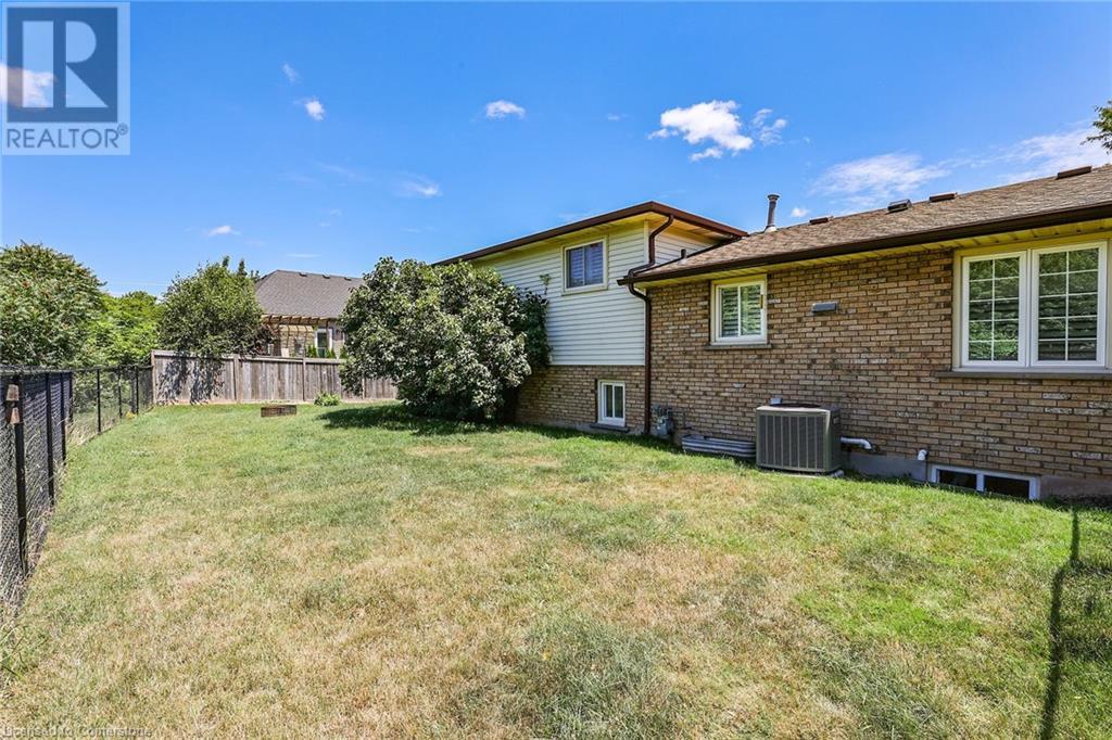 Photo 29 of 329 Central Avenue, Grimsby ON