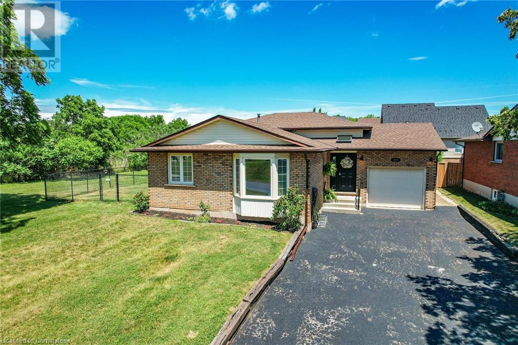 Photo 39 of 329 Central Avenue, Grimsby ON