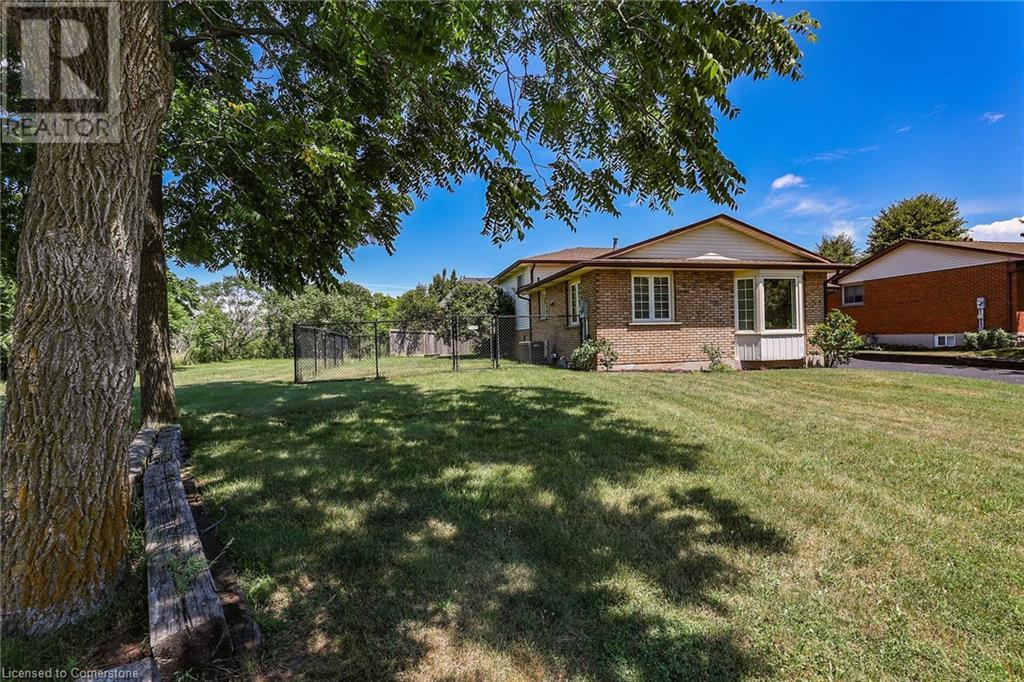 Photo 40 of 329 Central Avenue, Grimsby ON