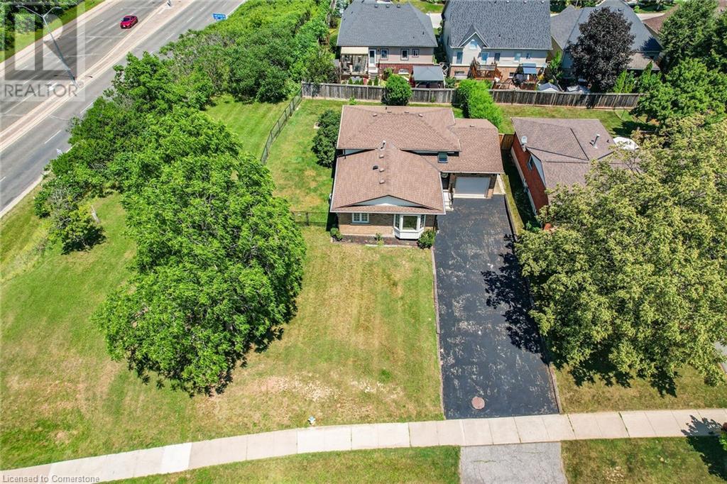 Photo 38 of 329 Central Avenue, Grimsby ON