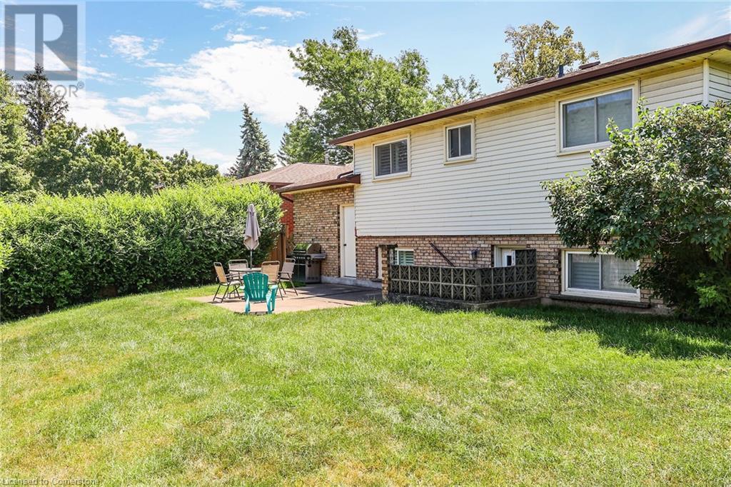 Photo 31 of 329 Central Avenue, Grimsby ON