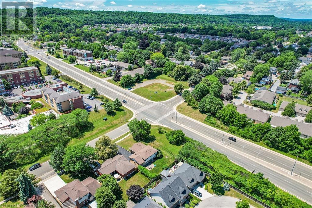Photo 37 of 329 Central Avenue, Grimsby ON