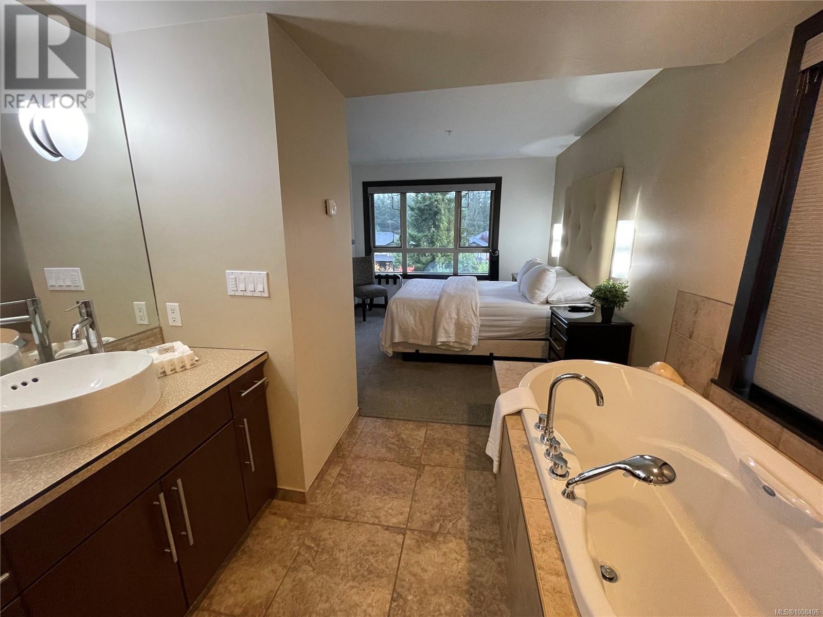 234 1175 Resort Dr, Parksville