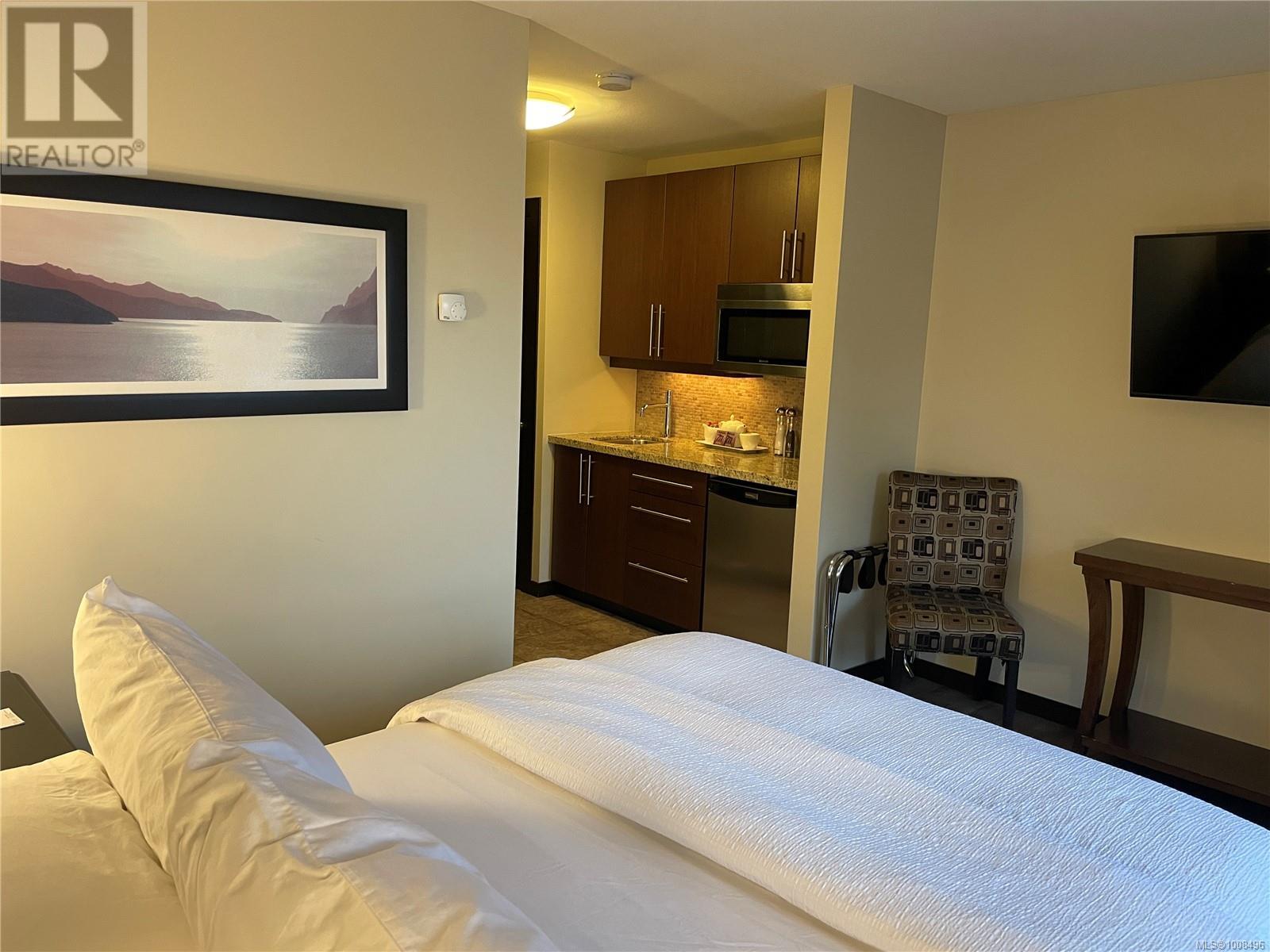 234 1175 Resort Dr, Parksville