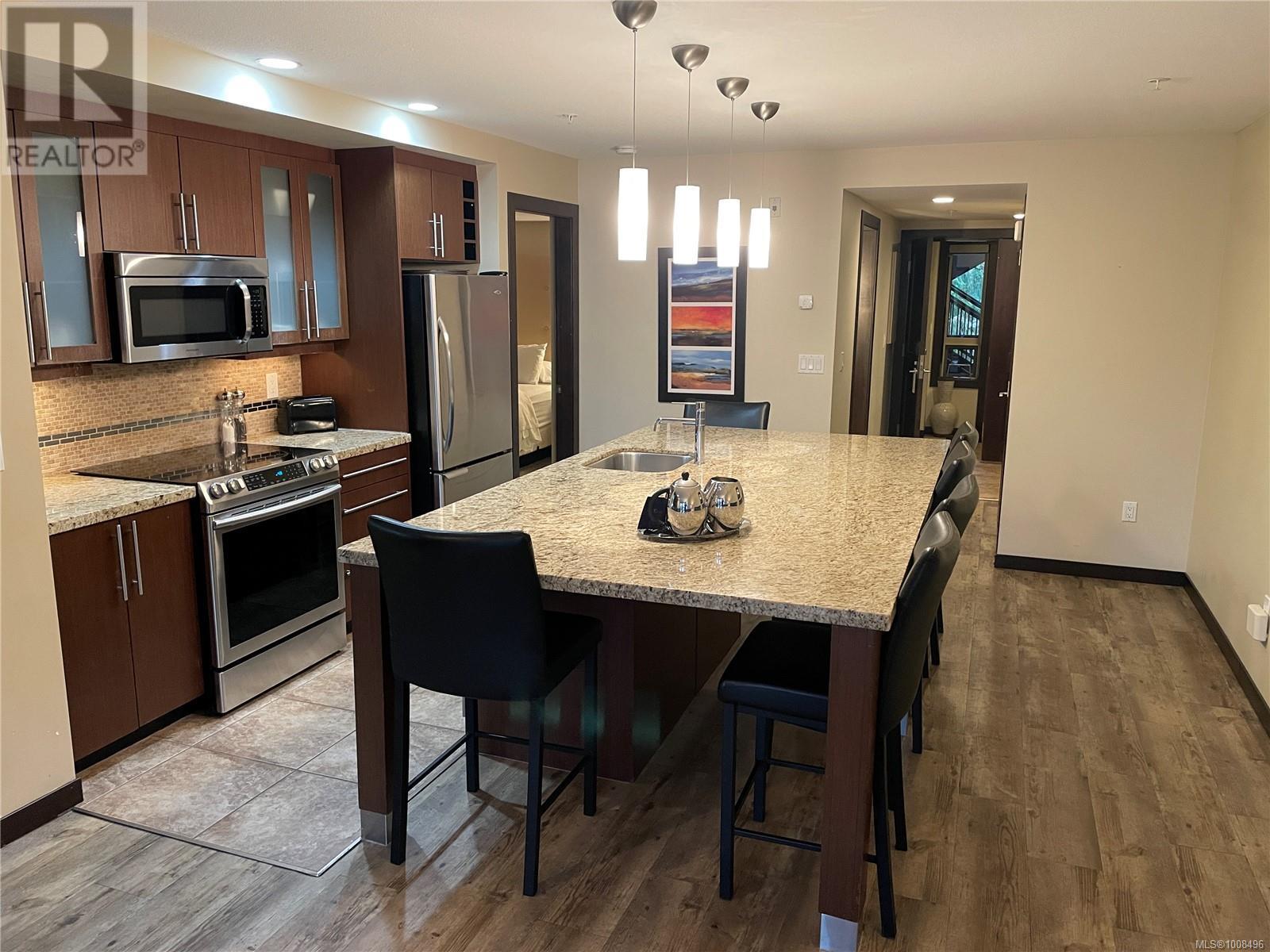 234 1175 Resort Dr, Parksville