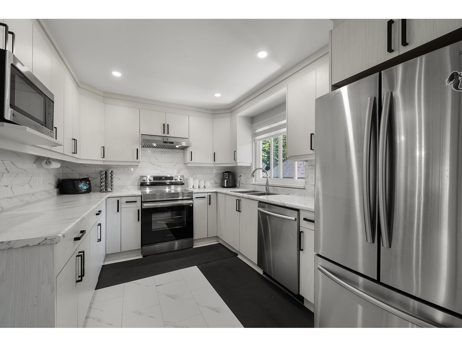 Photo 11 of 8964 142 A Street, Surrey BC