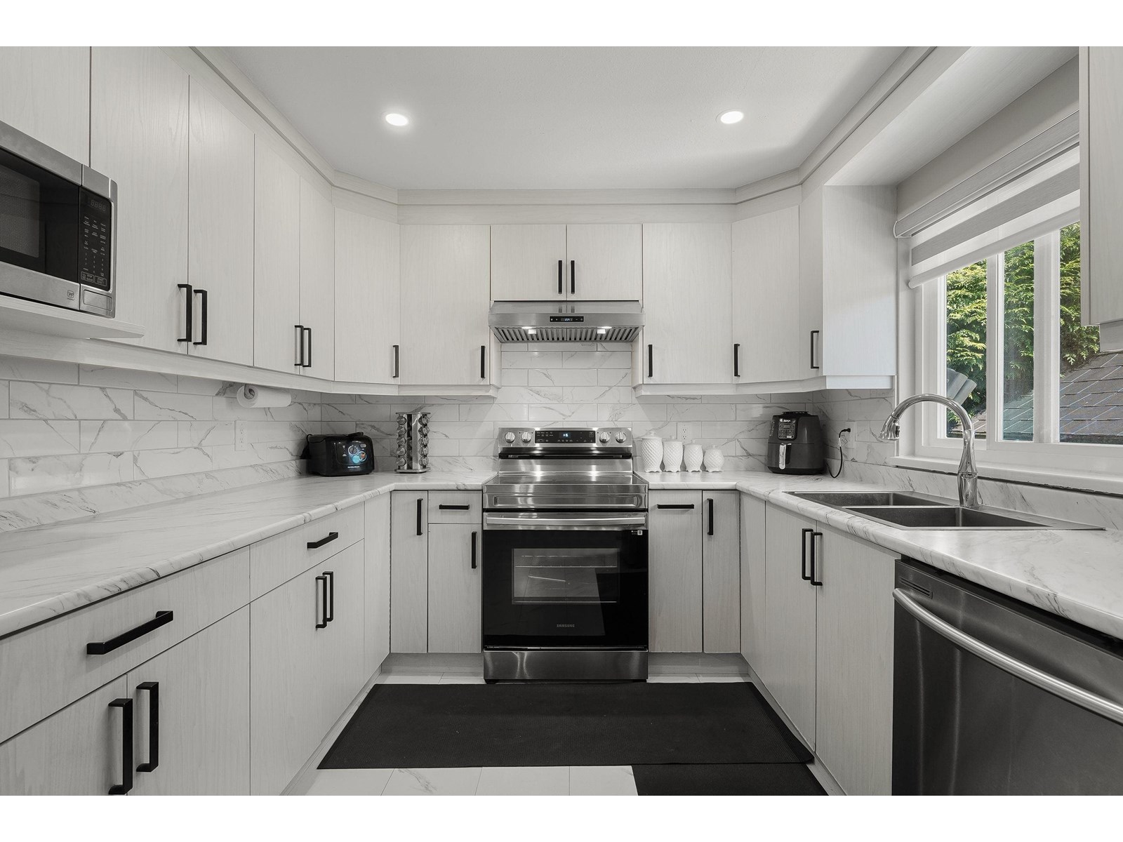 Photo 12 of 8964 142 A Street, Surrey BC