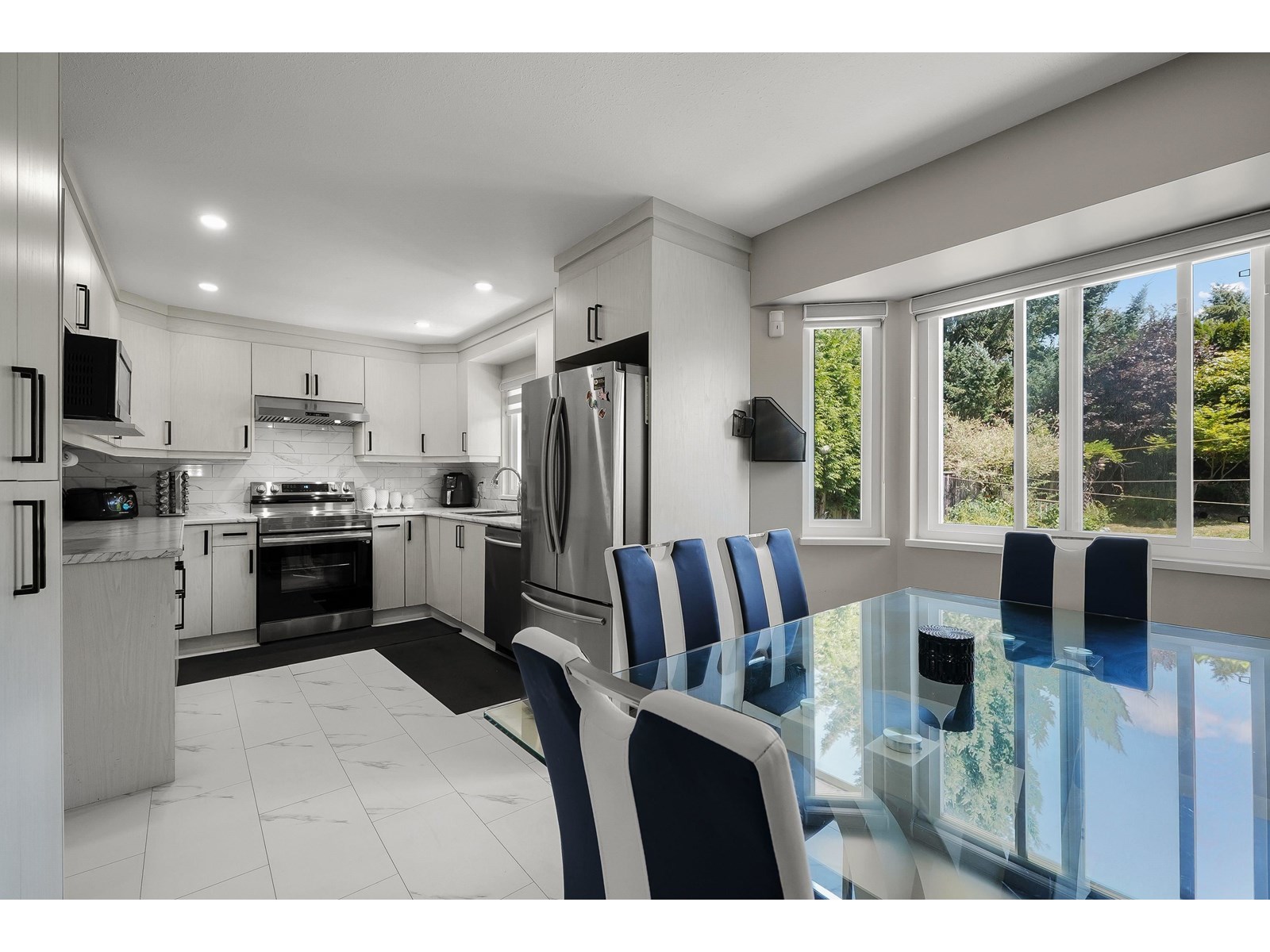 Photo 14 of 8964 142 A Street, Surrey BC