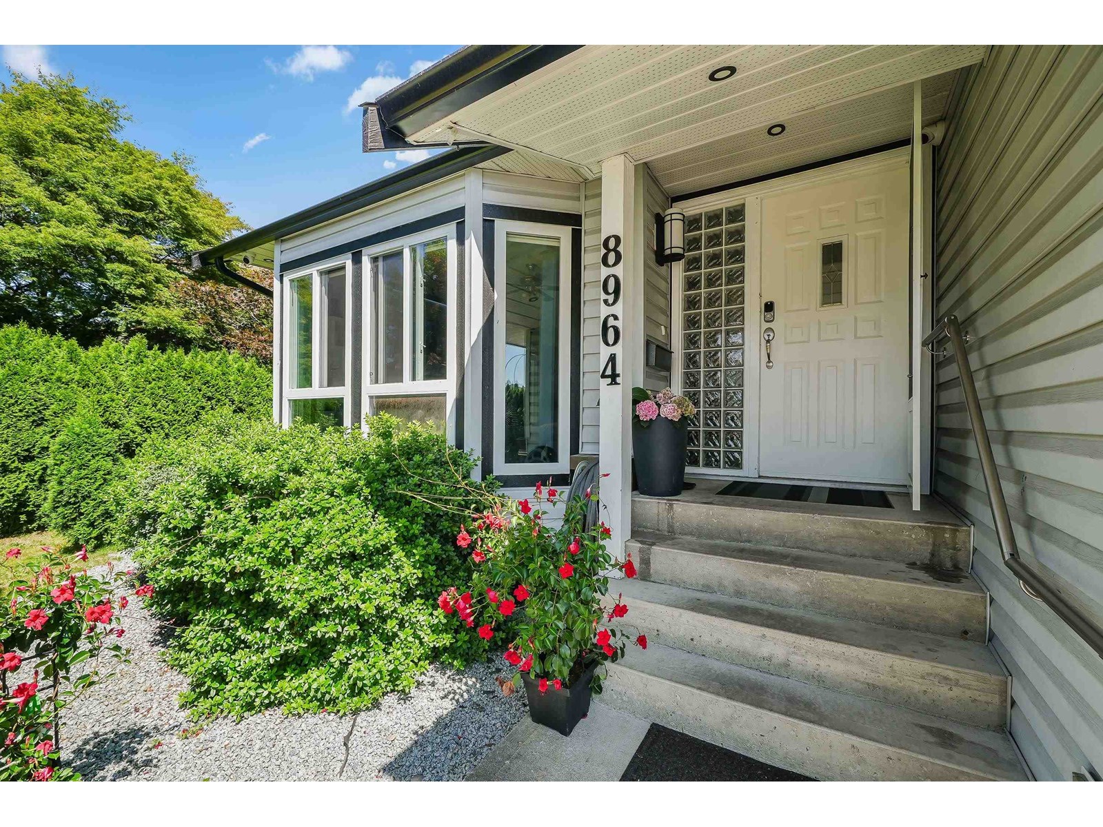 Photo 4 of 8964 142 A Street, Surrey BC