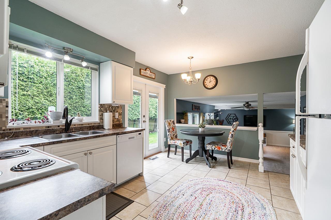 Photo 10 of 5916 182 A Street, Surrey BC