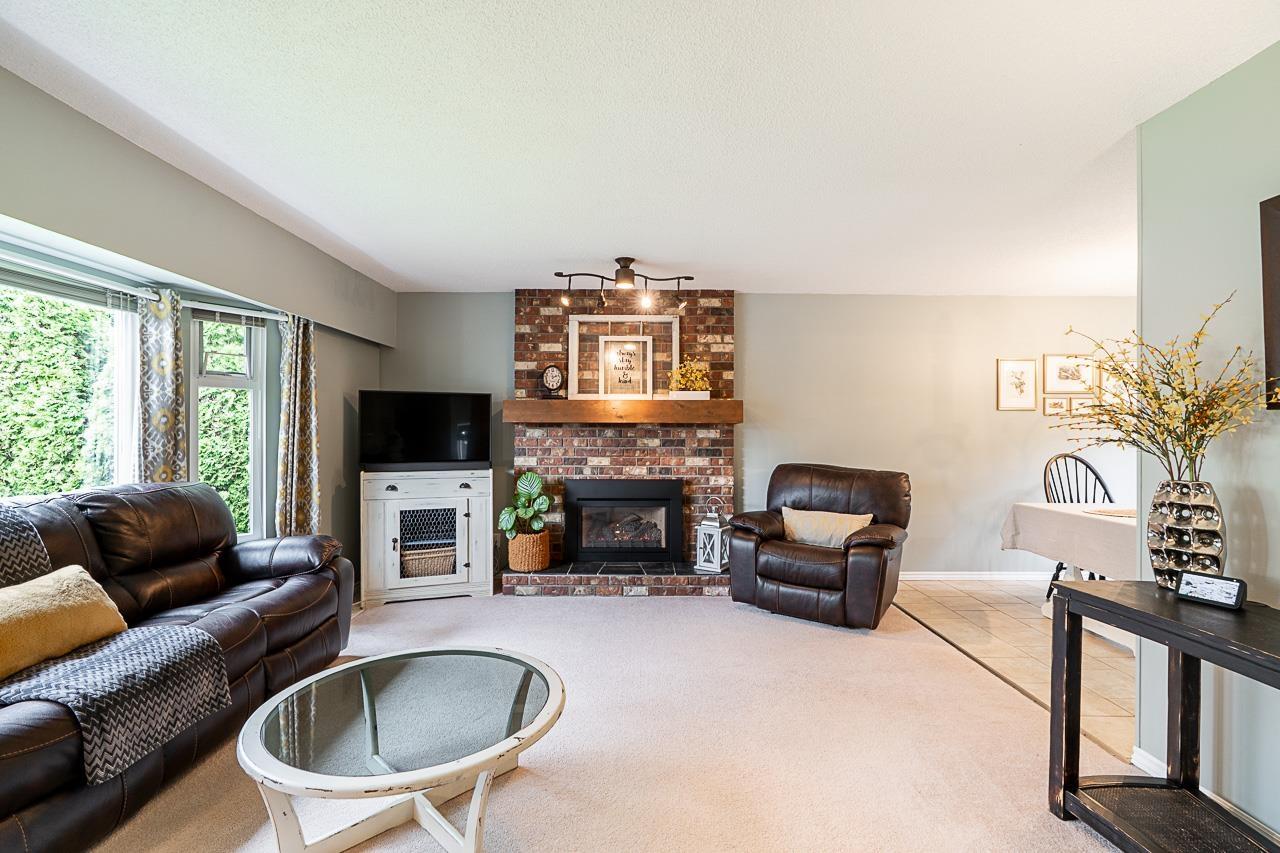 Photo 5 of 5916 182 A Street, Surrey BC
