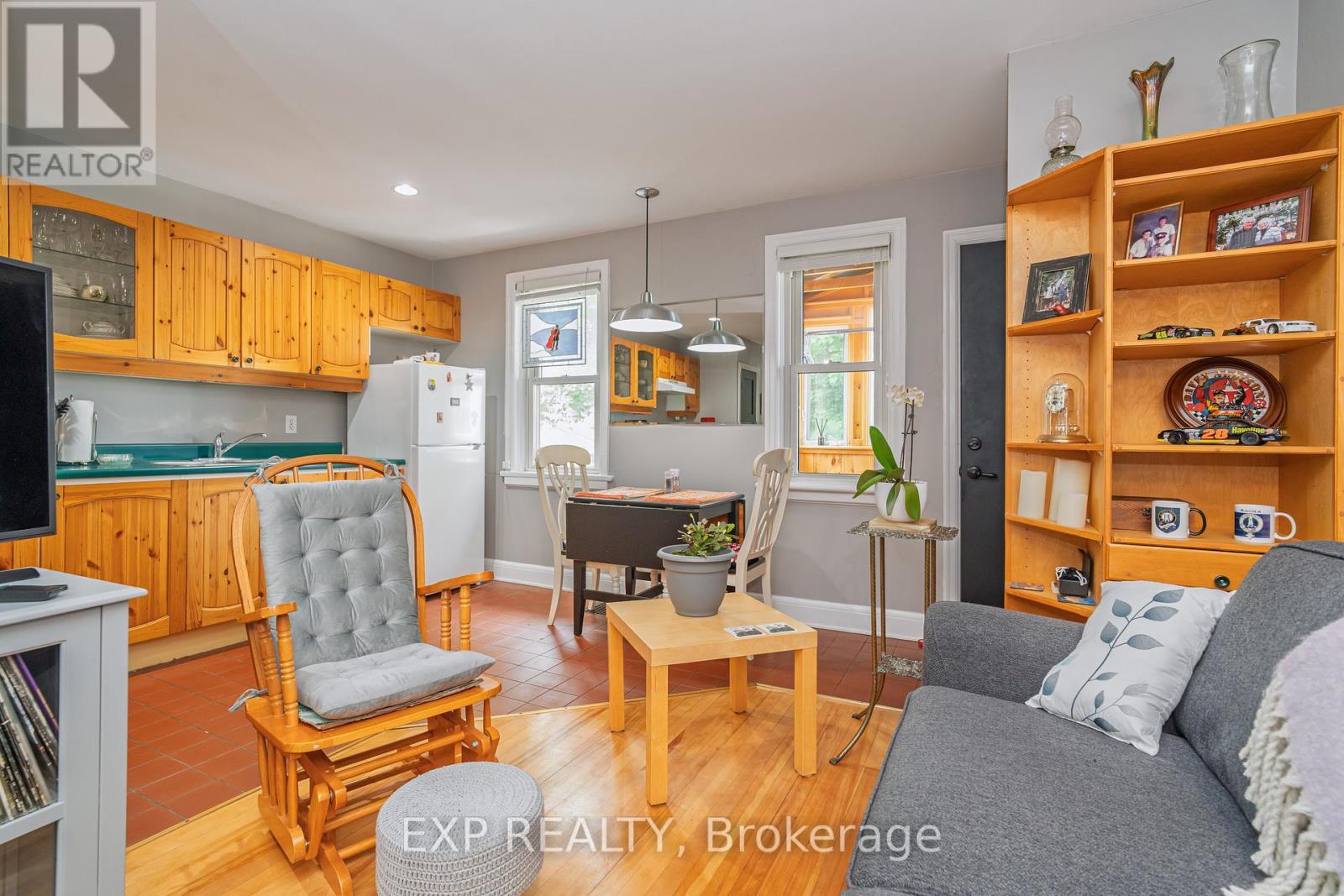 Photo 21 of 12 Ross Avenue, Ottawa ON