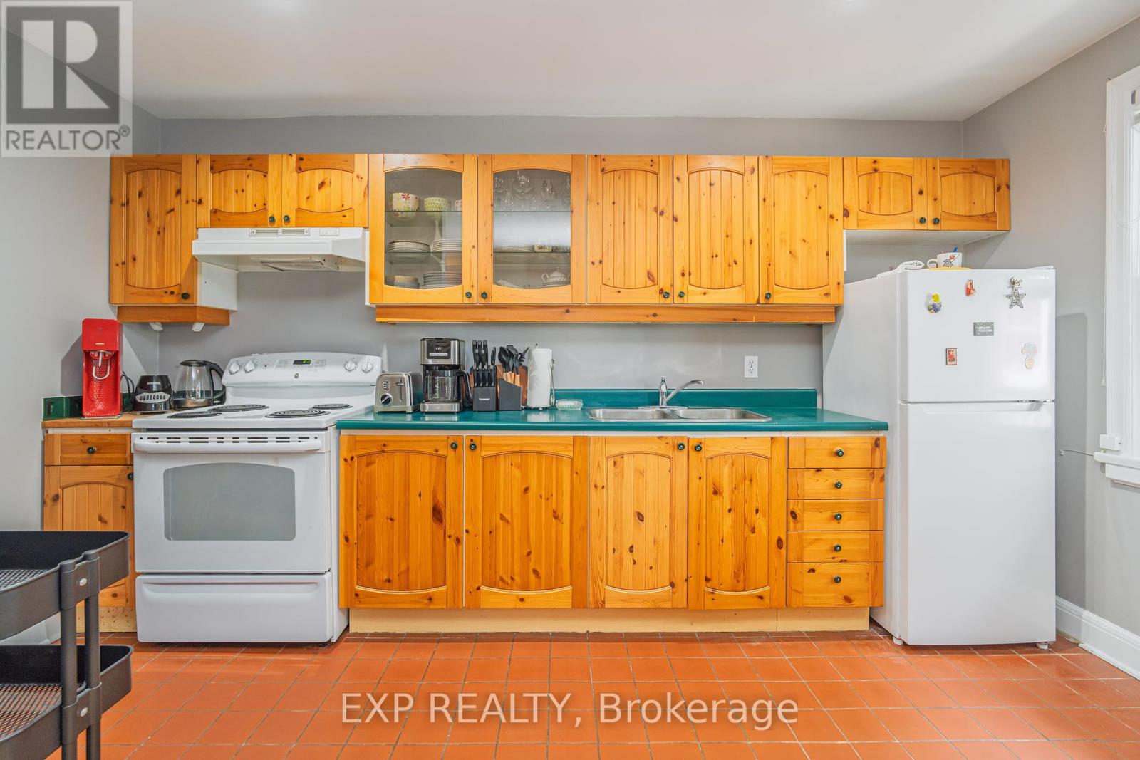 Photo 26 of 12 Ross Avenue, Ottawa ON