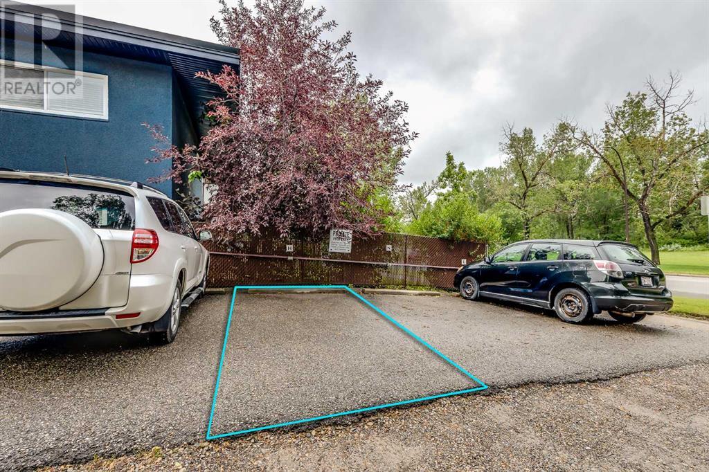 Photo 16 of 6 3208 19 Street Nw, Calgary AB