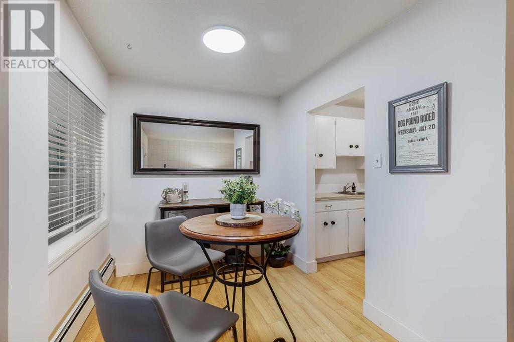 Photo 6 of 6 3208 19 Street Nw, Calgary AB