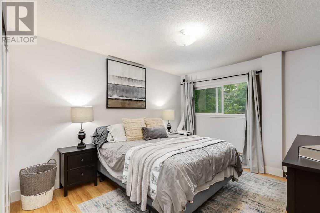 Photo 9 of 6 3208 19 Street Nw, Calgary AB